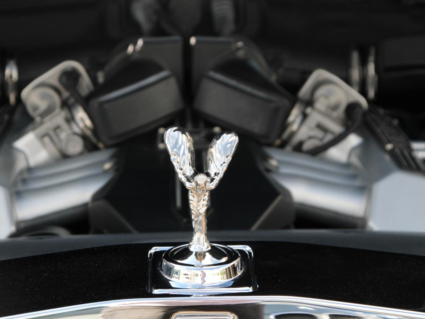 Rolls-Royce Phantom VII 6.75 EWB — foto 24 van 102