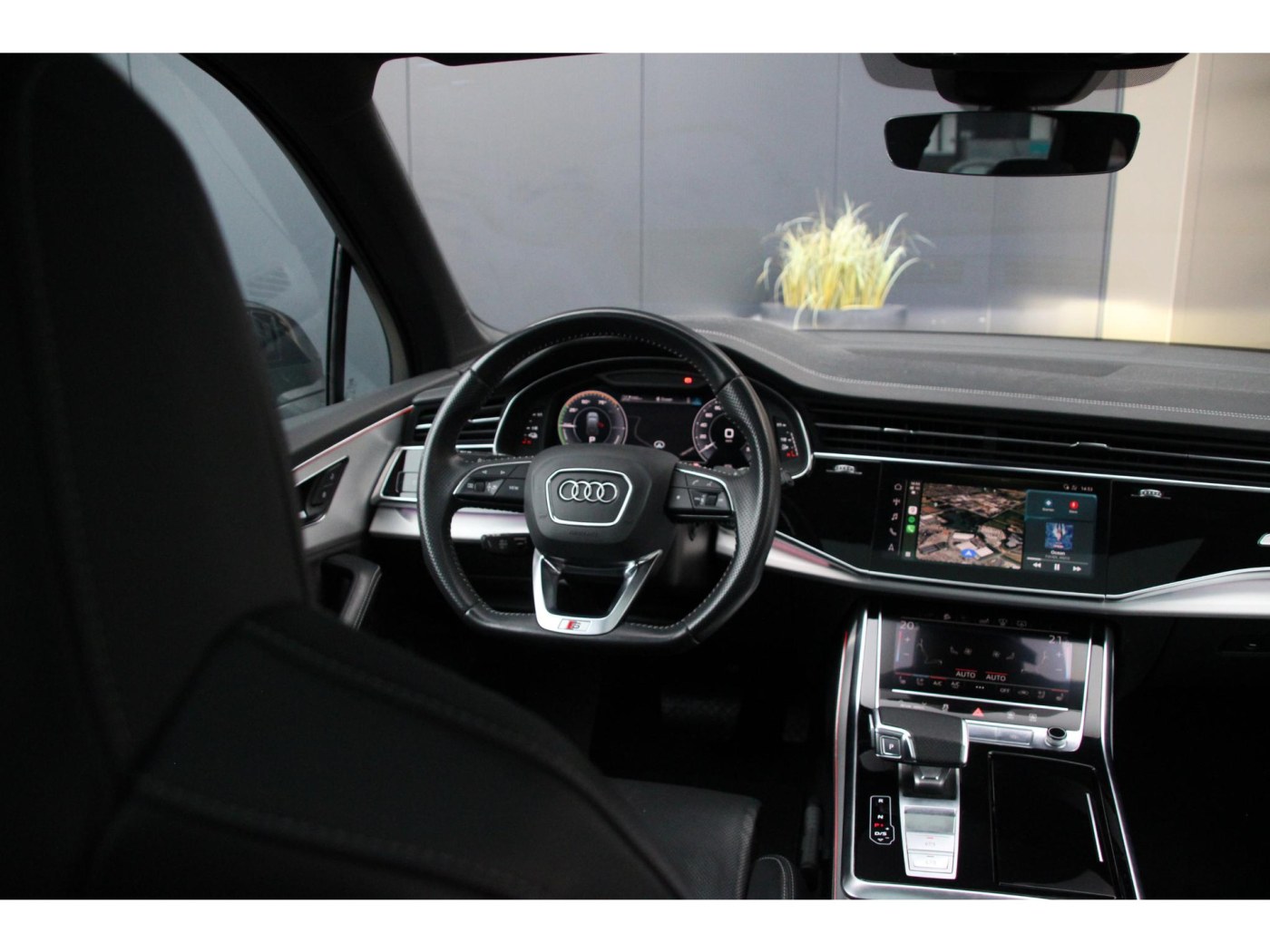 Audi Q7 60 TFSIe Competition | 456pk | S-Stoelen | Trekhaak | BOSE | — foto 3 van 45
