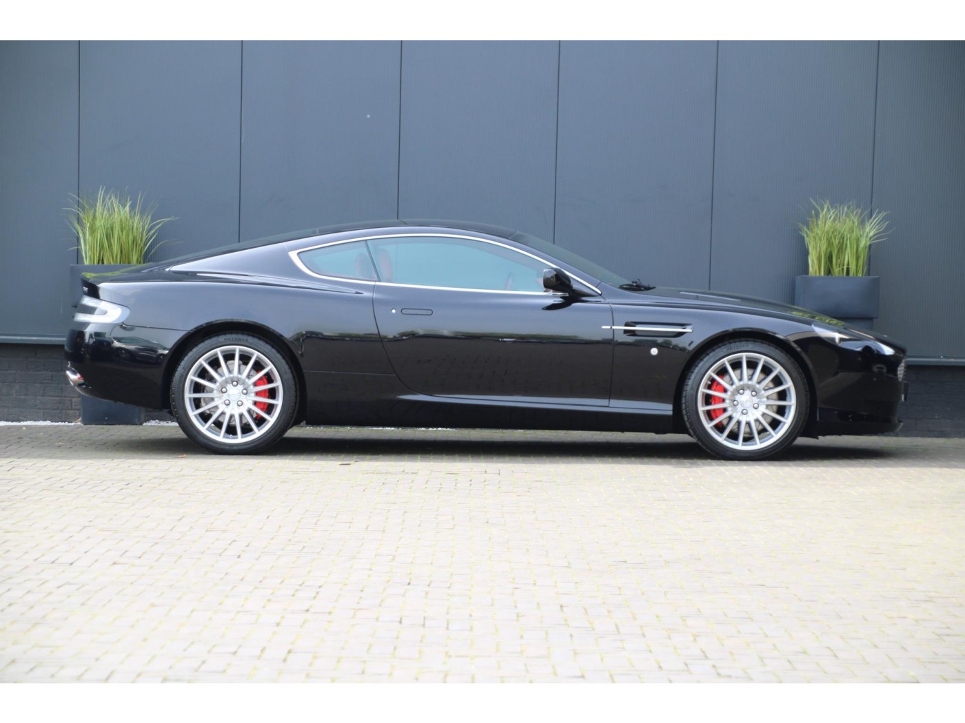 Aston Martin DB9 V12 Touchtronic — foto 10 van 39