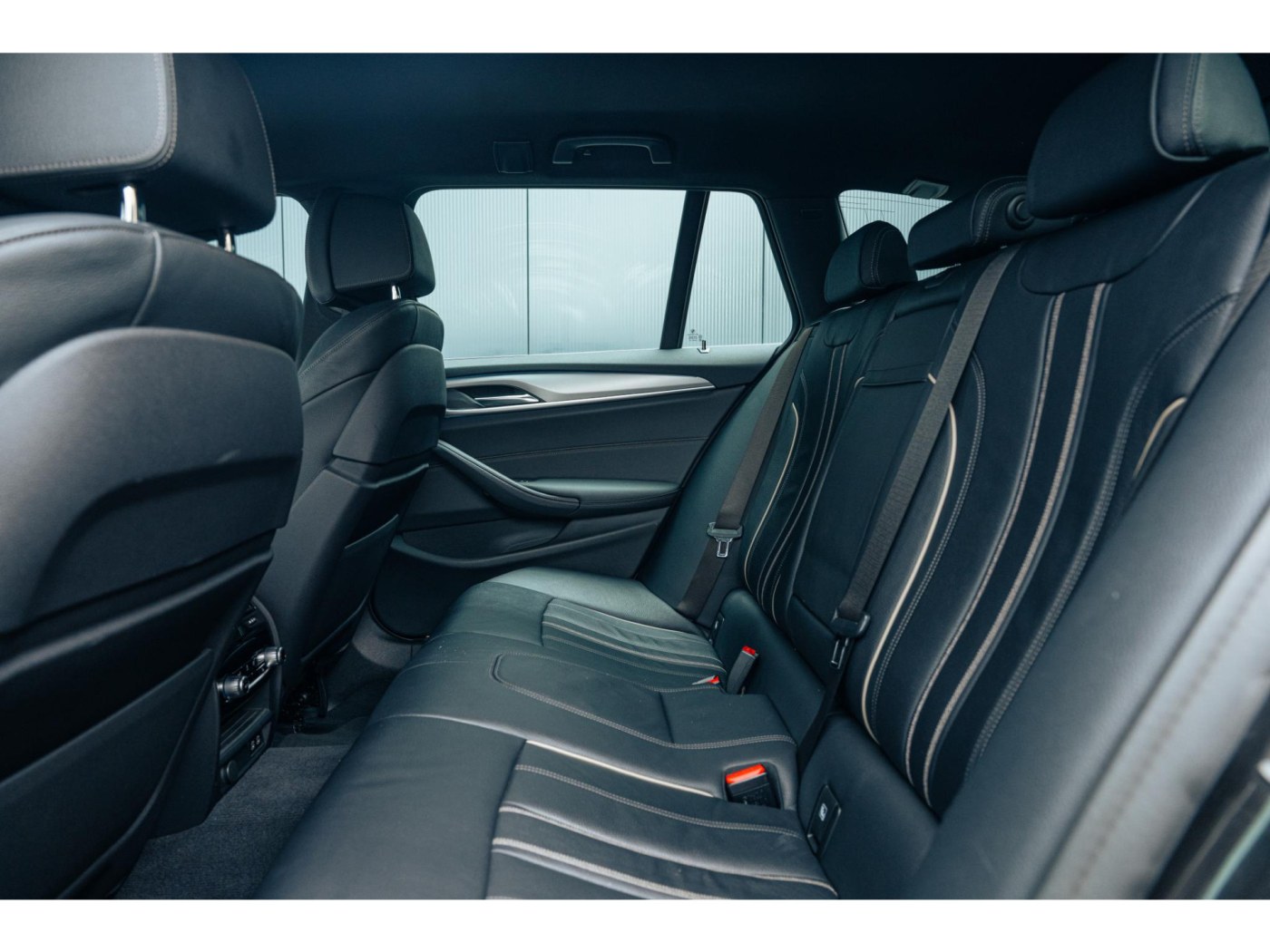 BMW 5-serie Touring 530e High Executive — foto 49 van 54