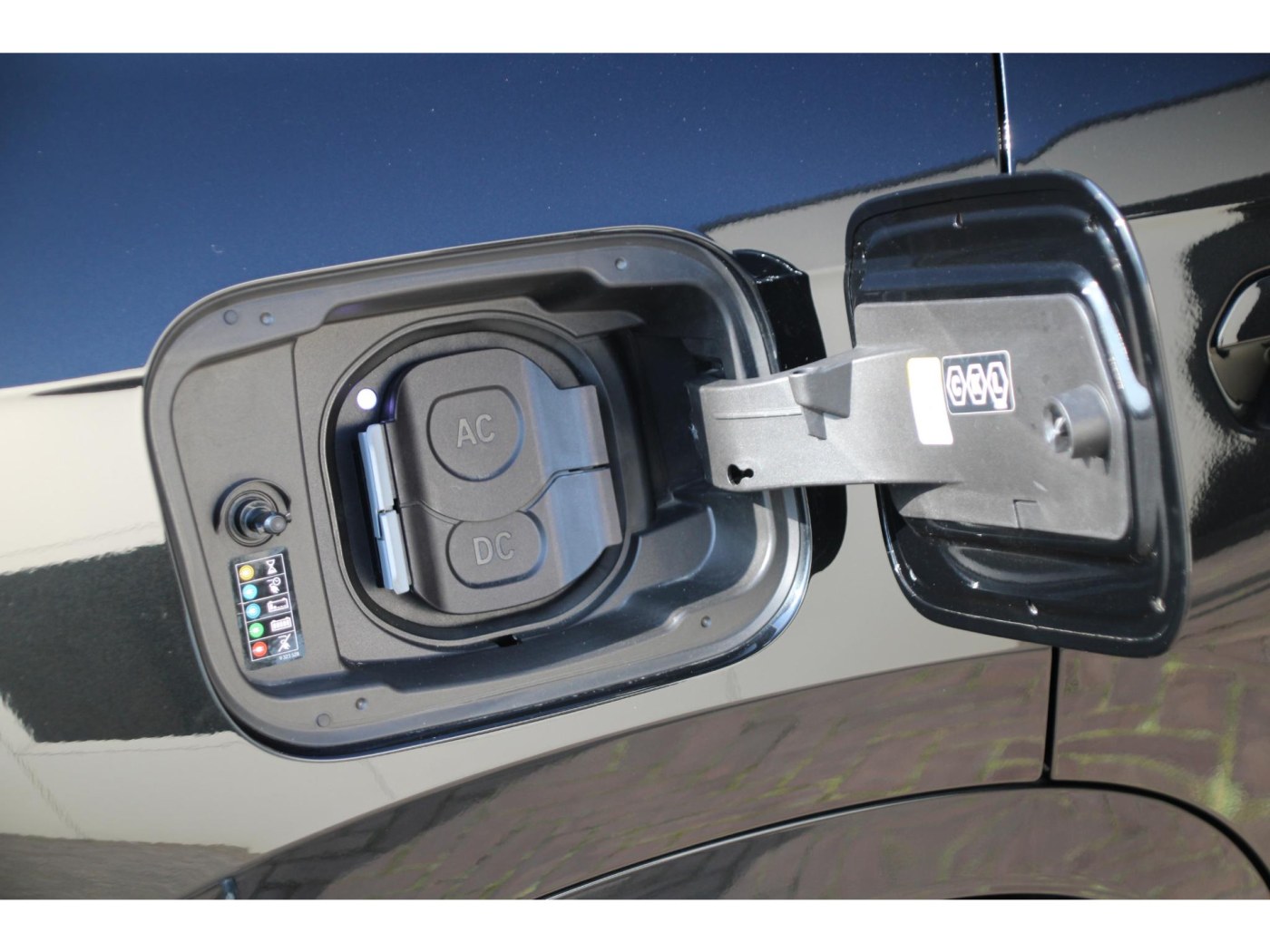 BMW iX1 xDrive30 M-Sport | Trekhaak 1.200kg | stoelverwarming | — foto 33 van 35
