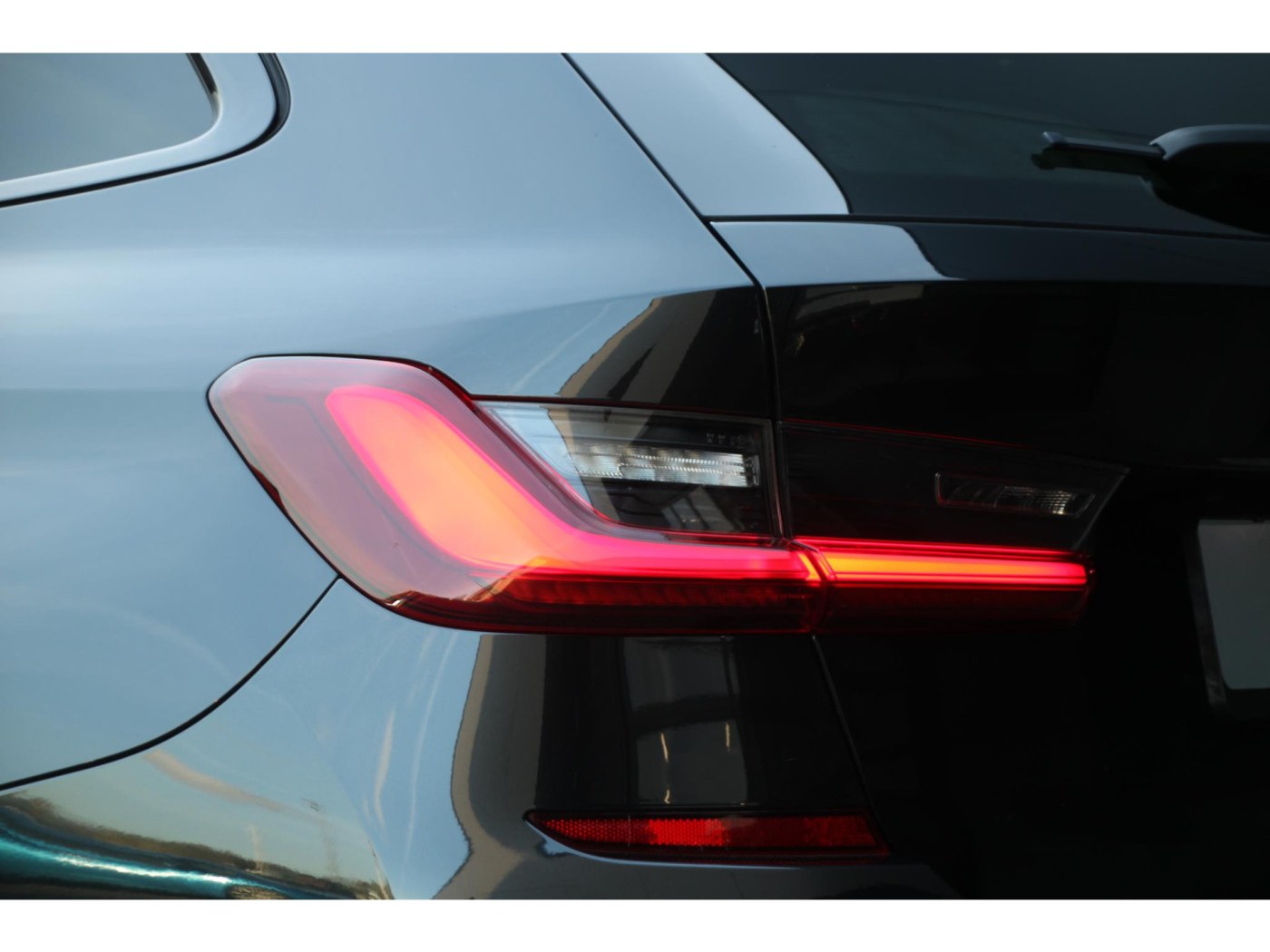 BMW 3-serie Touring 320i M-Sport | Panoramadak | HIFI | BTW-auto | — foto 16 van 39