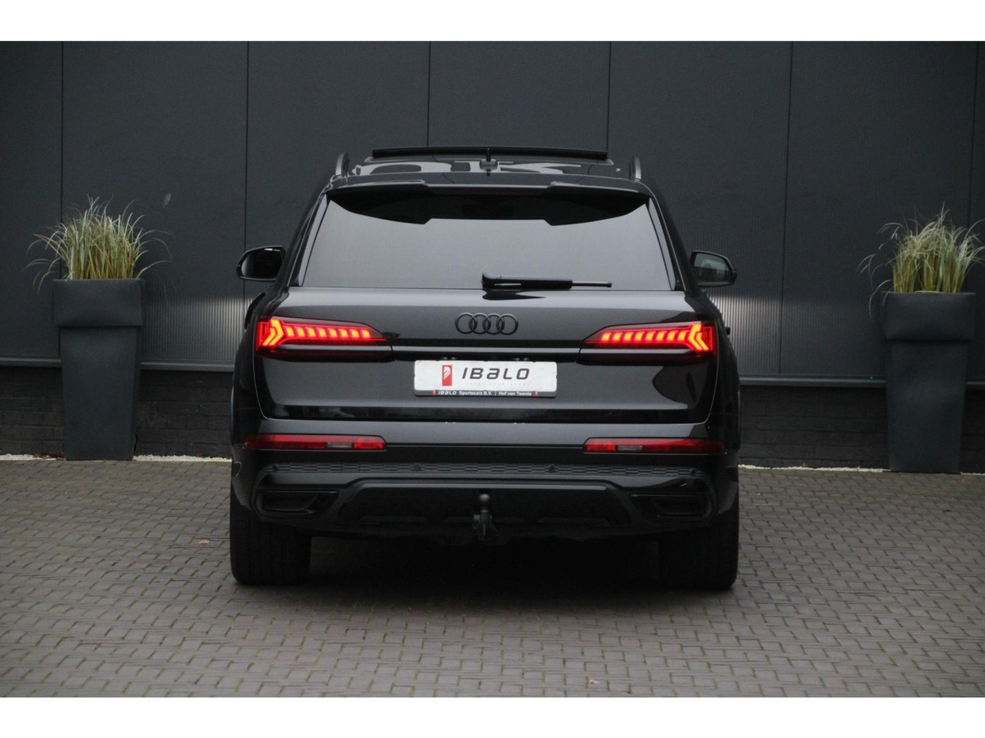 Audi Q7 60 TFSIe Competition | 456pk | S-Stoelen | Trekhaak | BOSE | — foto 14 van 45
