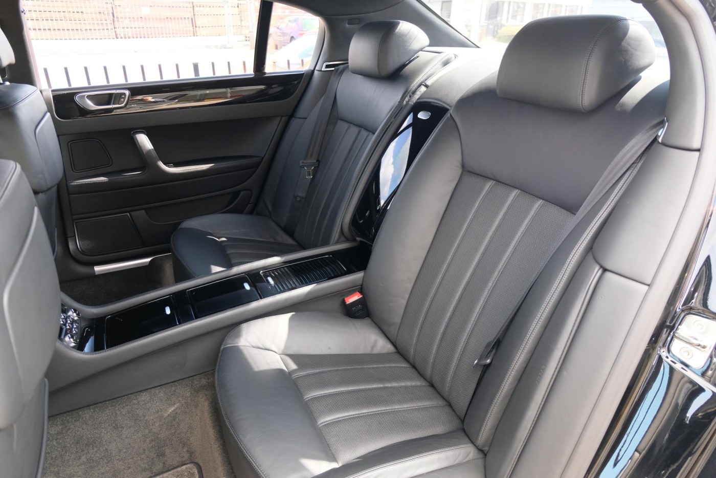 Bentley Continental Flying Spur W12 560pk — foto 9 van 44
