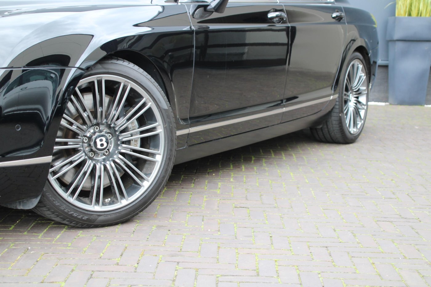 Bentley Continental Flying Spur W12 560pk — foto 35 van 44