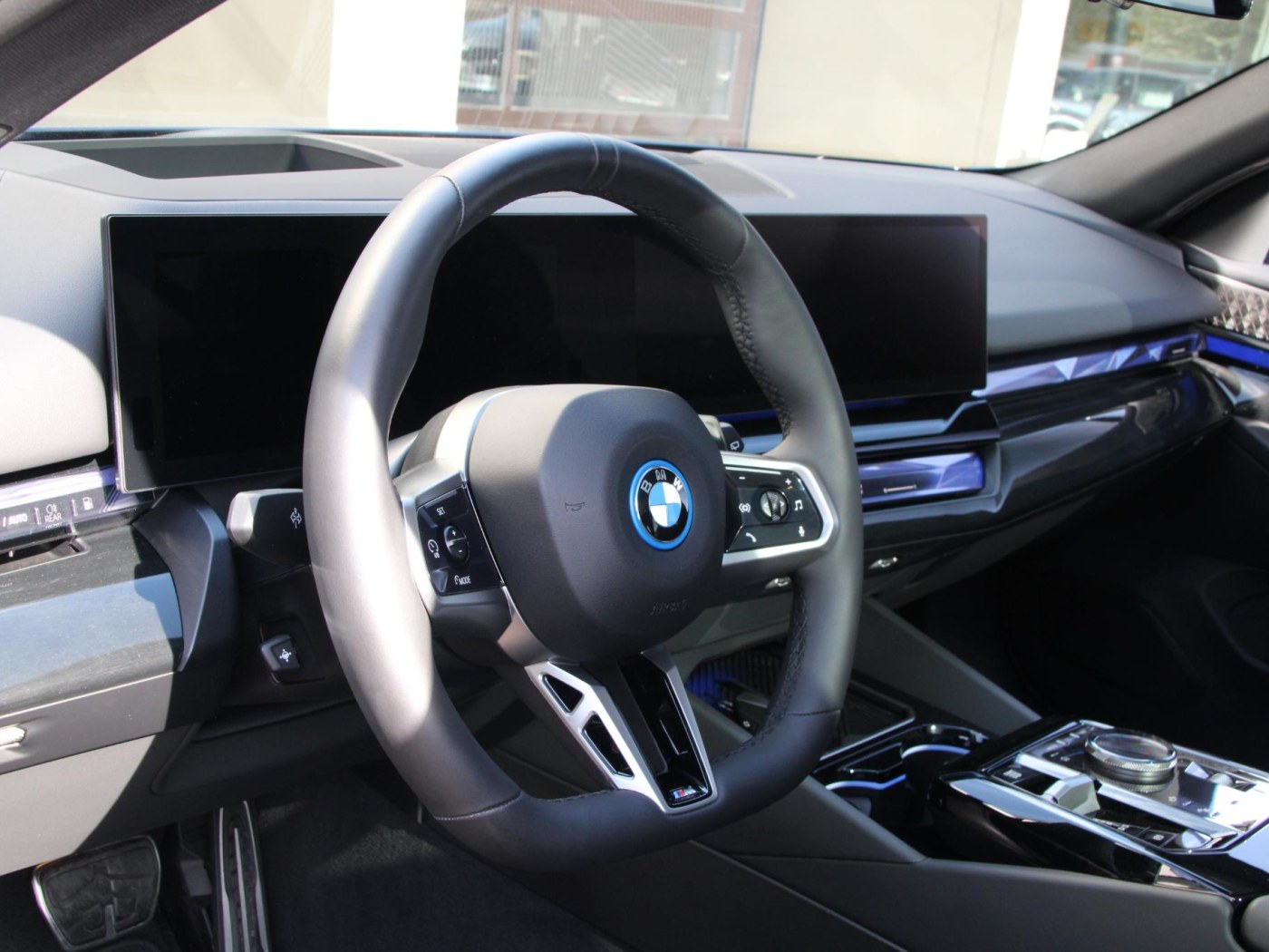 BMW 5-serie Touring 550e xDrive — foto 9 van 53