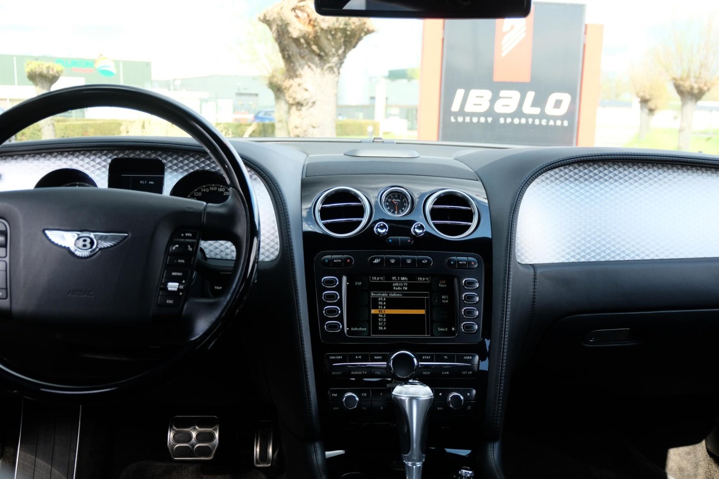 Bentley Continental Flying Spur W12 560pk — foto 24 van 44