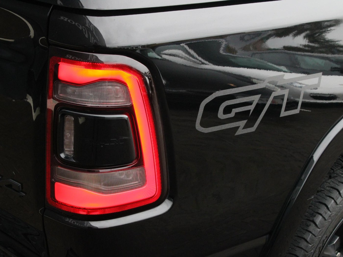 Dodge Ram 1500 5.7 V8 4x4 Crew Cab Laramie G/T — foto 51 van 56