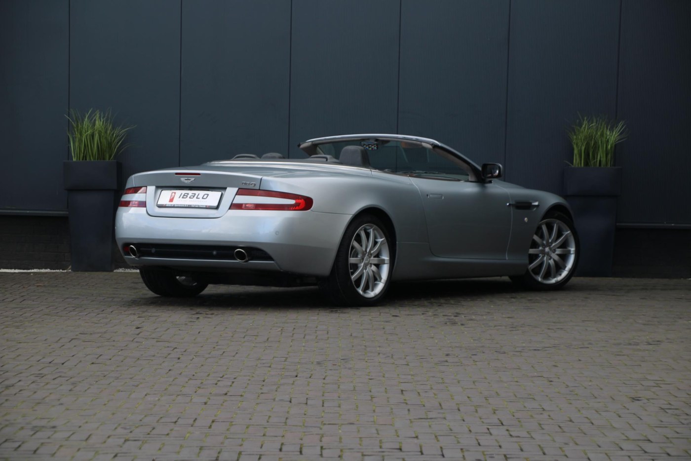 Aston Martin DB9 Volante 5.9 V12 Touchtronic — foto 2 van 33