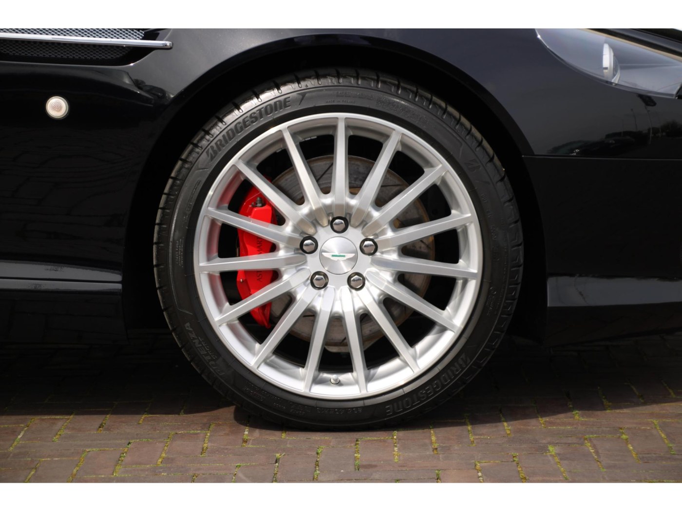 Aston Martin DB9 V12 Touchtronic — foto 32 van 39