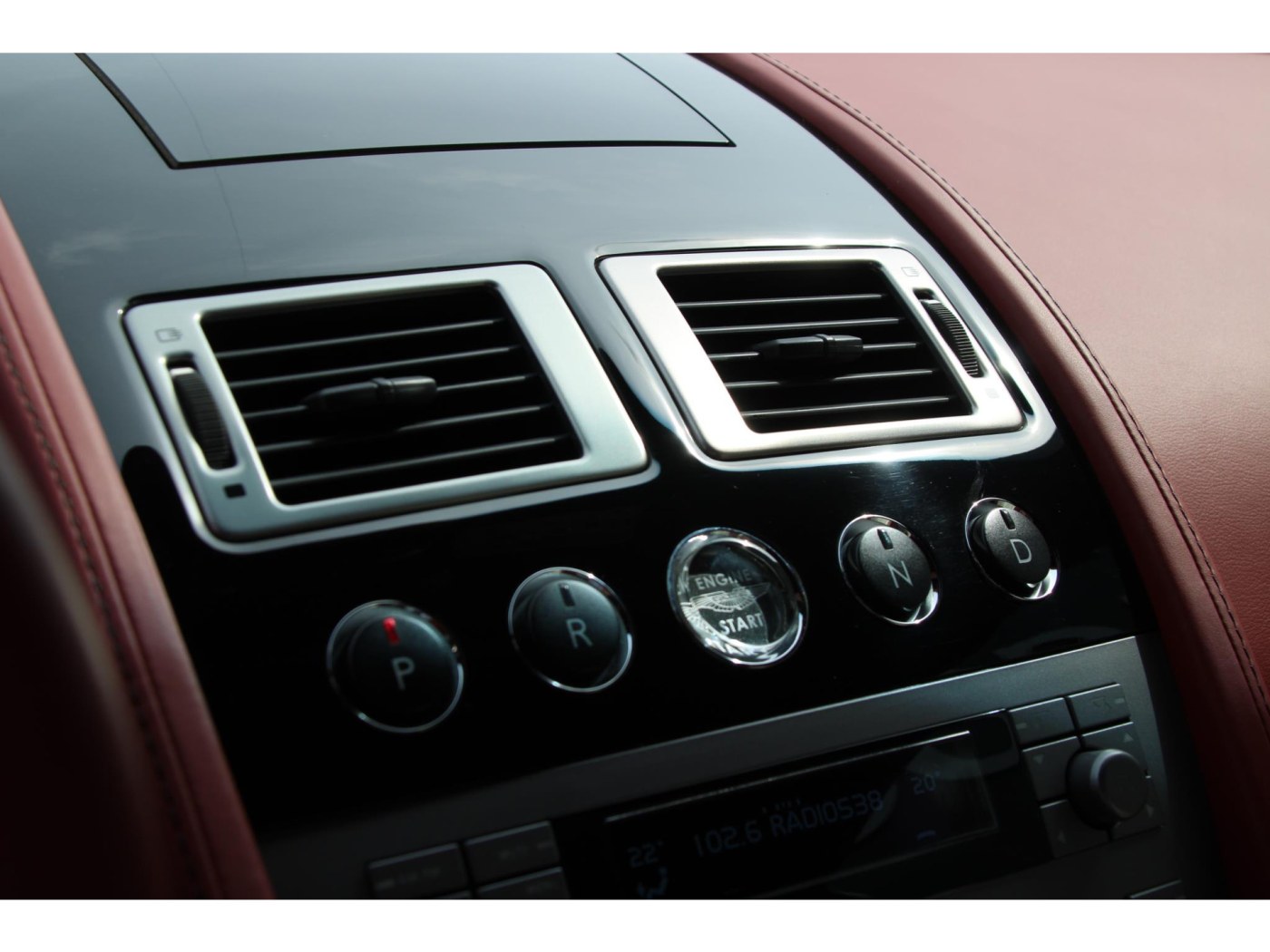 Aston Martin DB9 V12 Touchtronic — foto 19 van 39