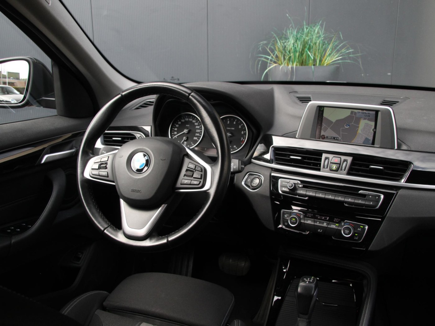 BMW X1 sDrive20i SportLine — foto 22 van 43