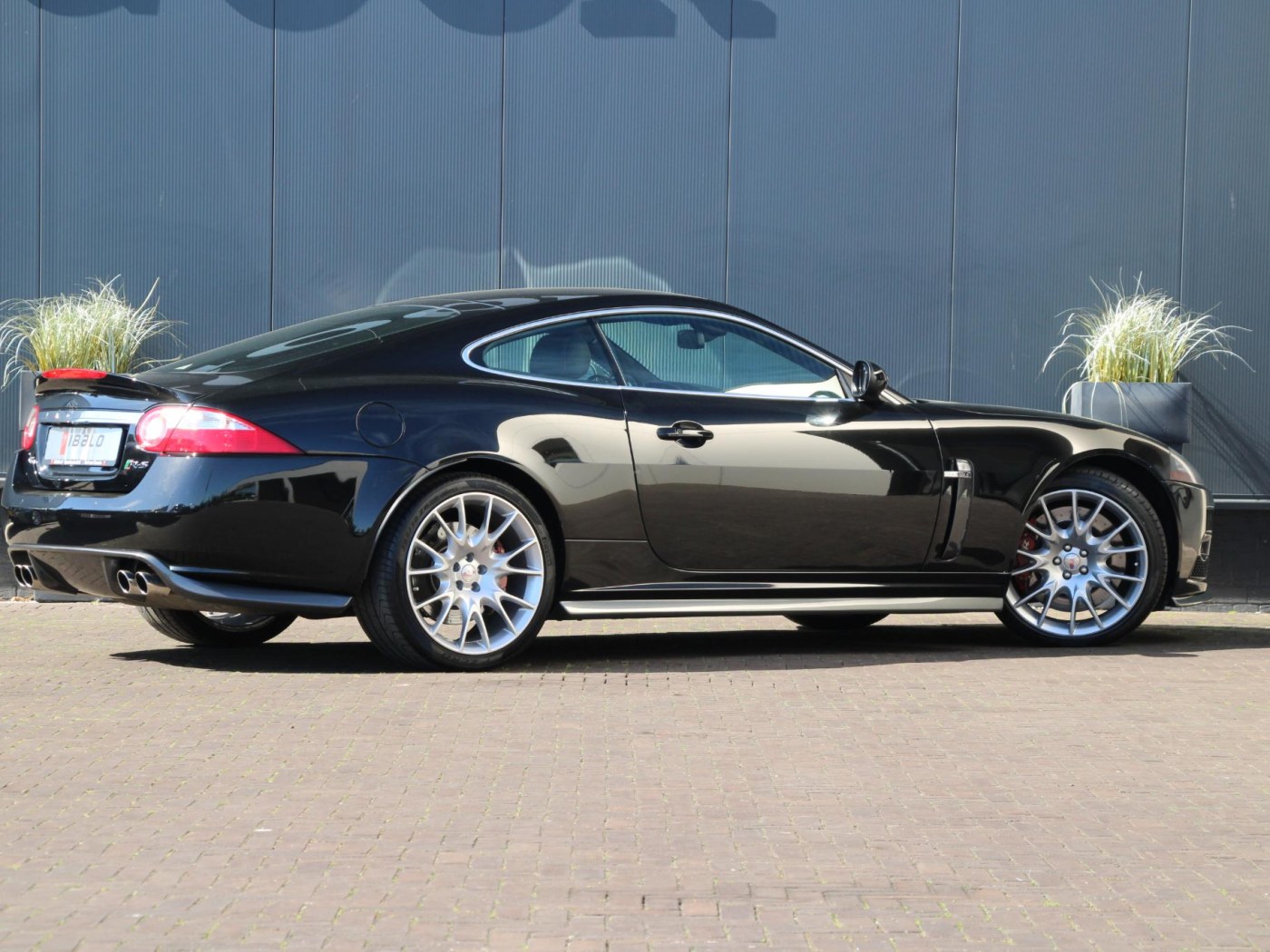 Jaguar XKR-S 4.2 V8 Coupé — foto 2 van 71