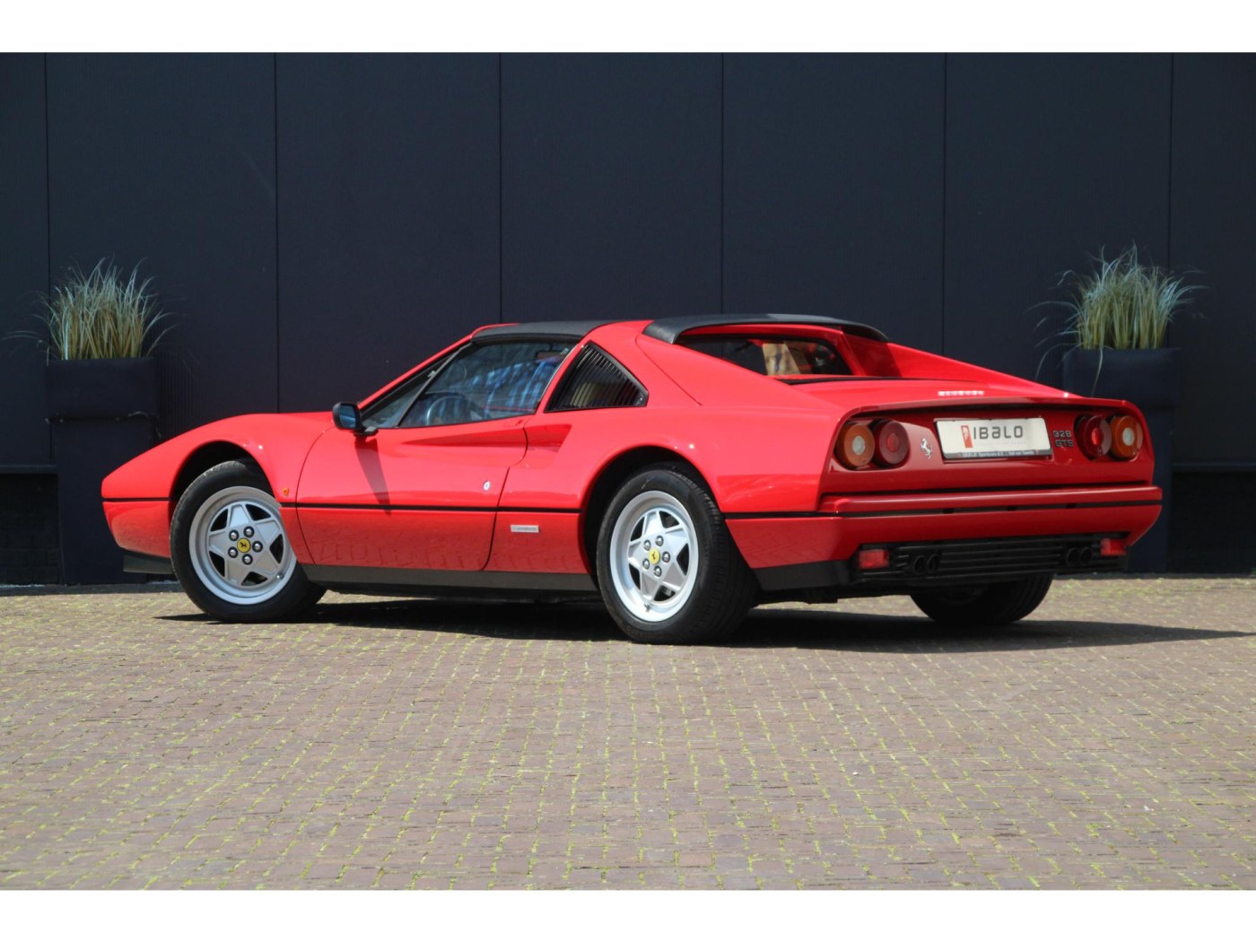 Ferrari 328 GTS | Volledige Ferrari-map | pirelli banden | — foto 26 van 60