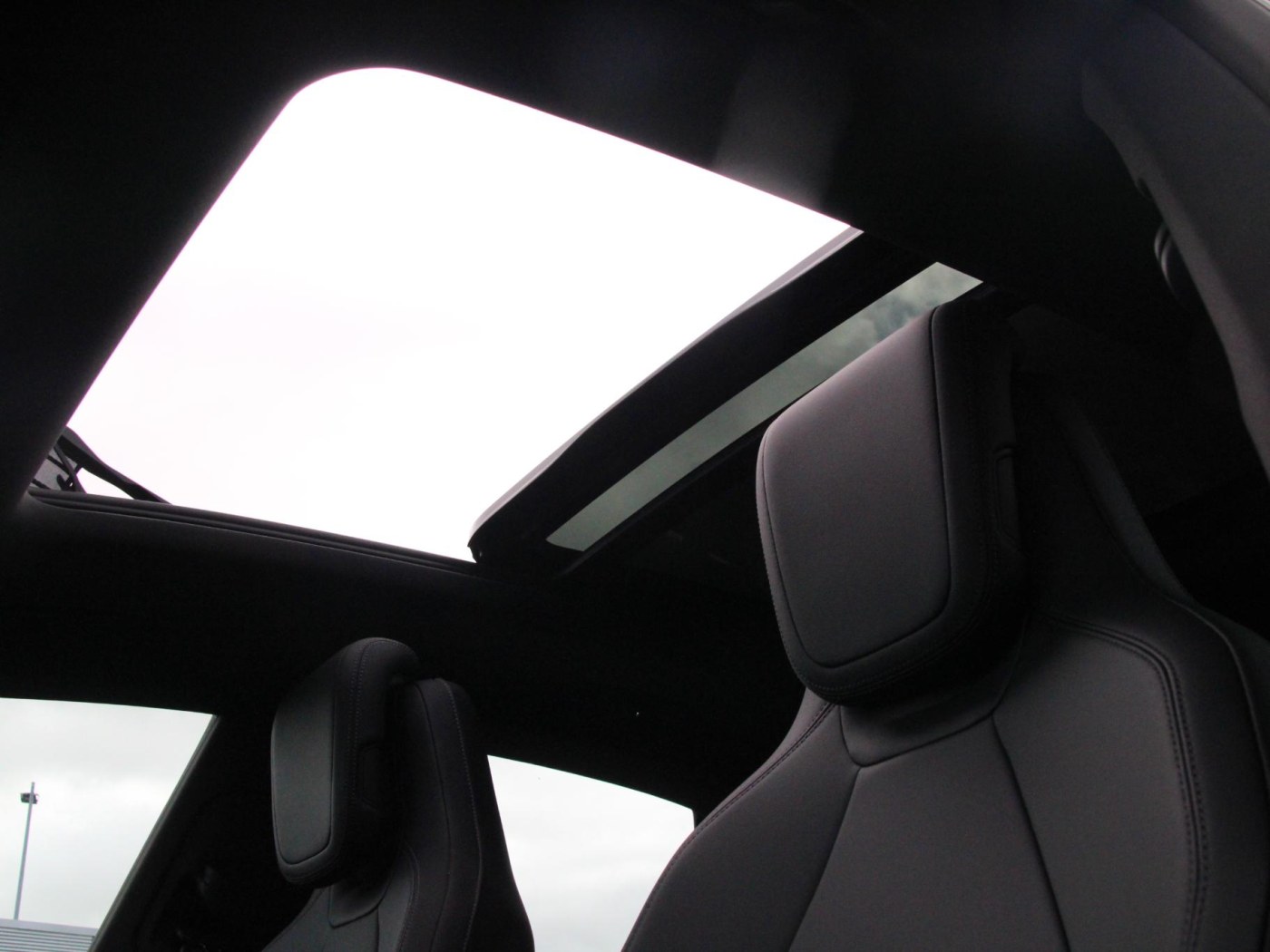 Porsche Macan 4 S 100 kWh — foto 10 van 50