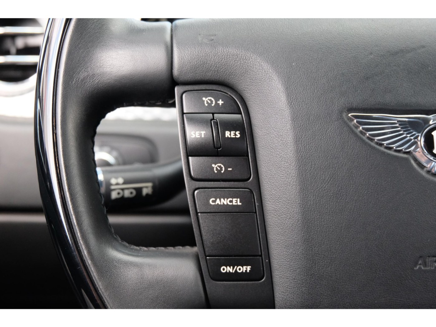Bentley Continental Flying Spur W12 560pk — foto 29 van 44