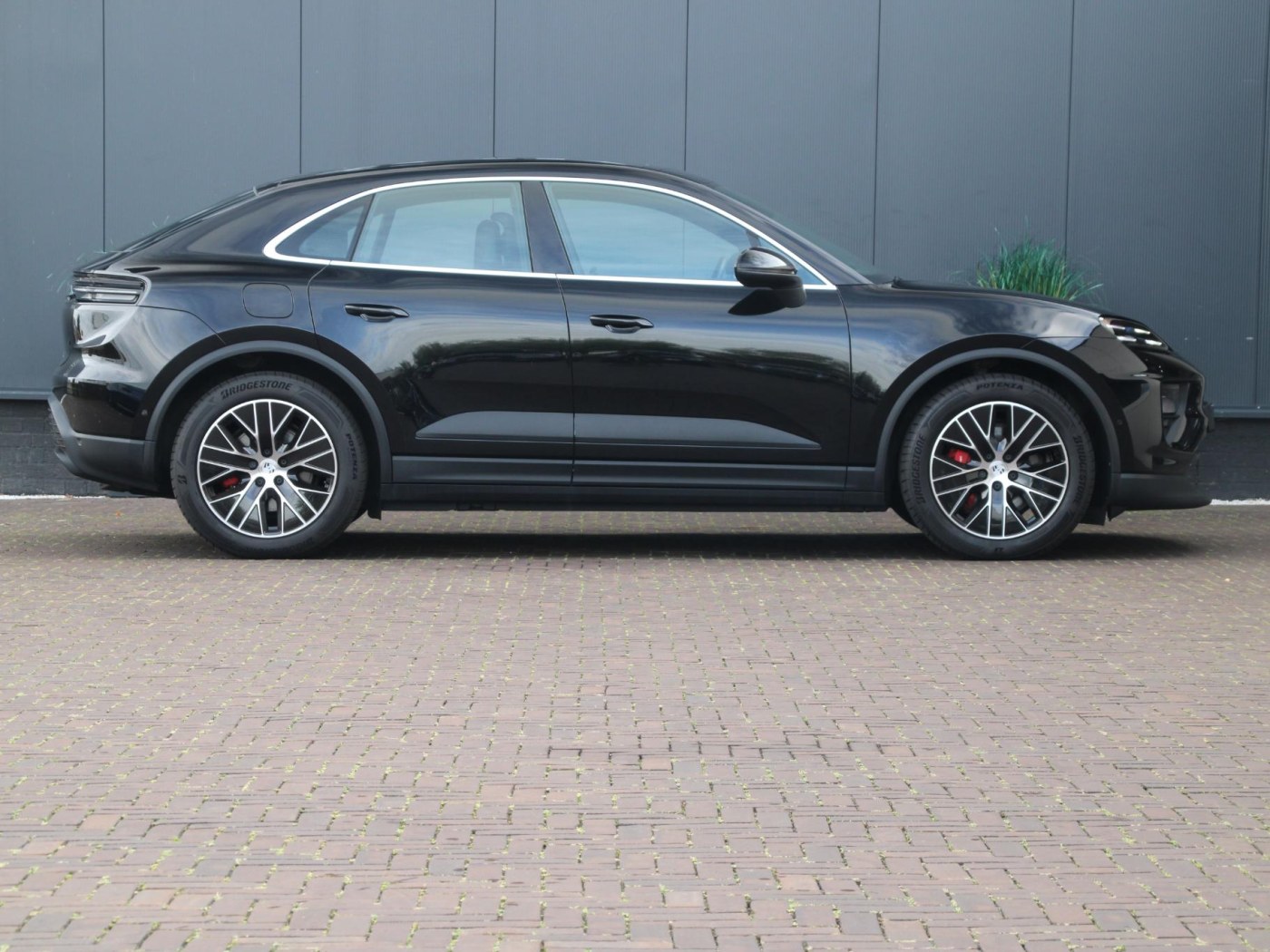 Porsche Macan 4 S 100 kWh — foto 11 van 50