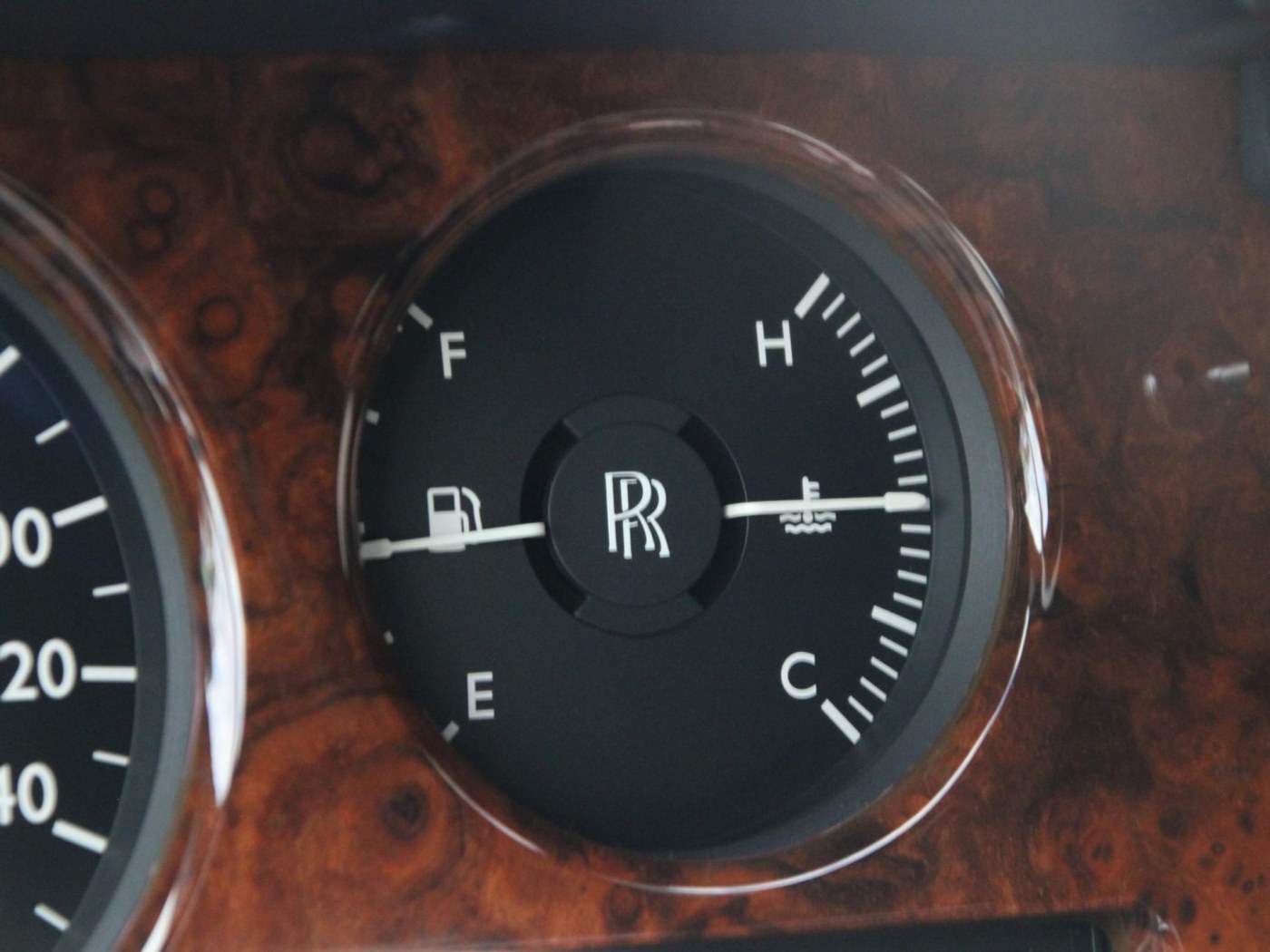 Rolls-Royce Phantom VII 6.75 EWB — foto 93 van 102