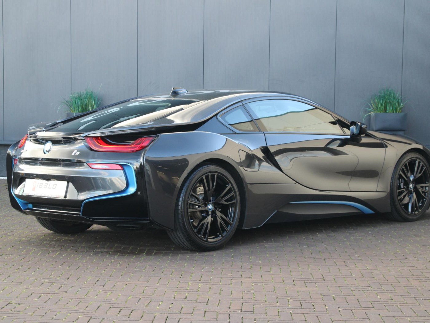 BMW i8 Pure Impulse — foto 2 van 56