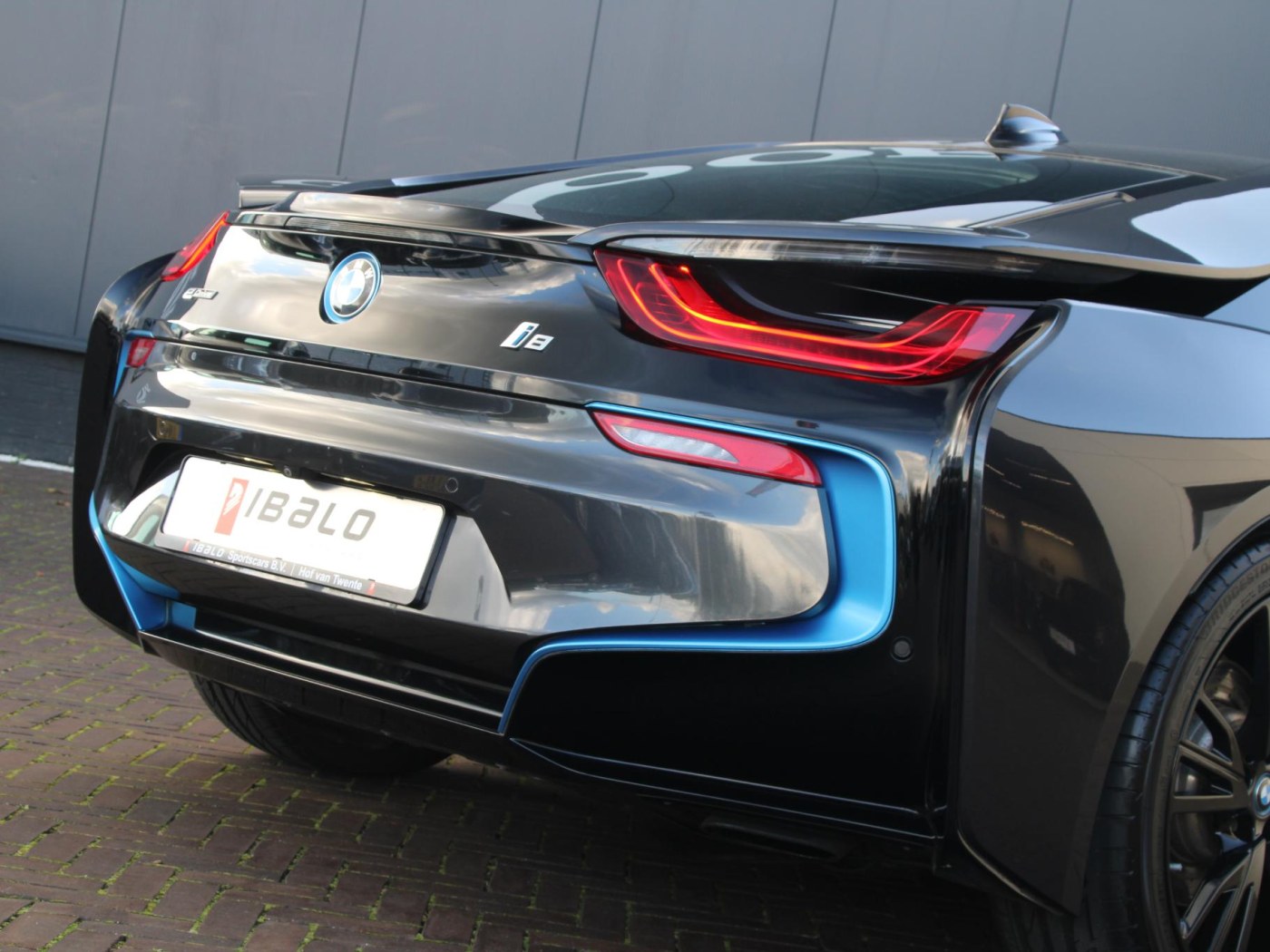 BMW i8 Pure Impulse — foto 21 van 56