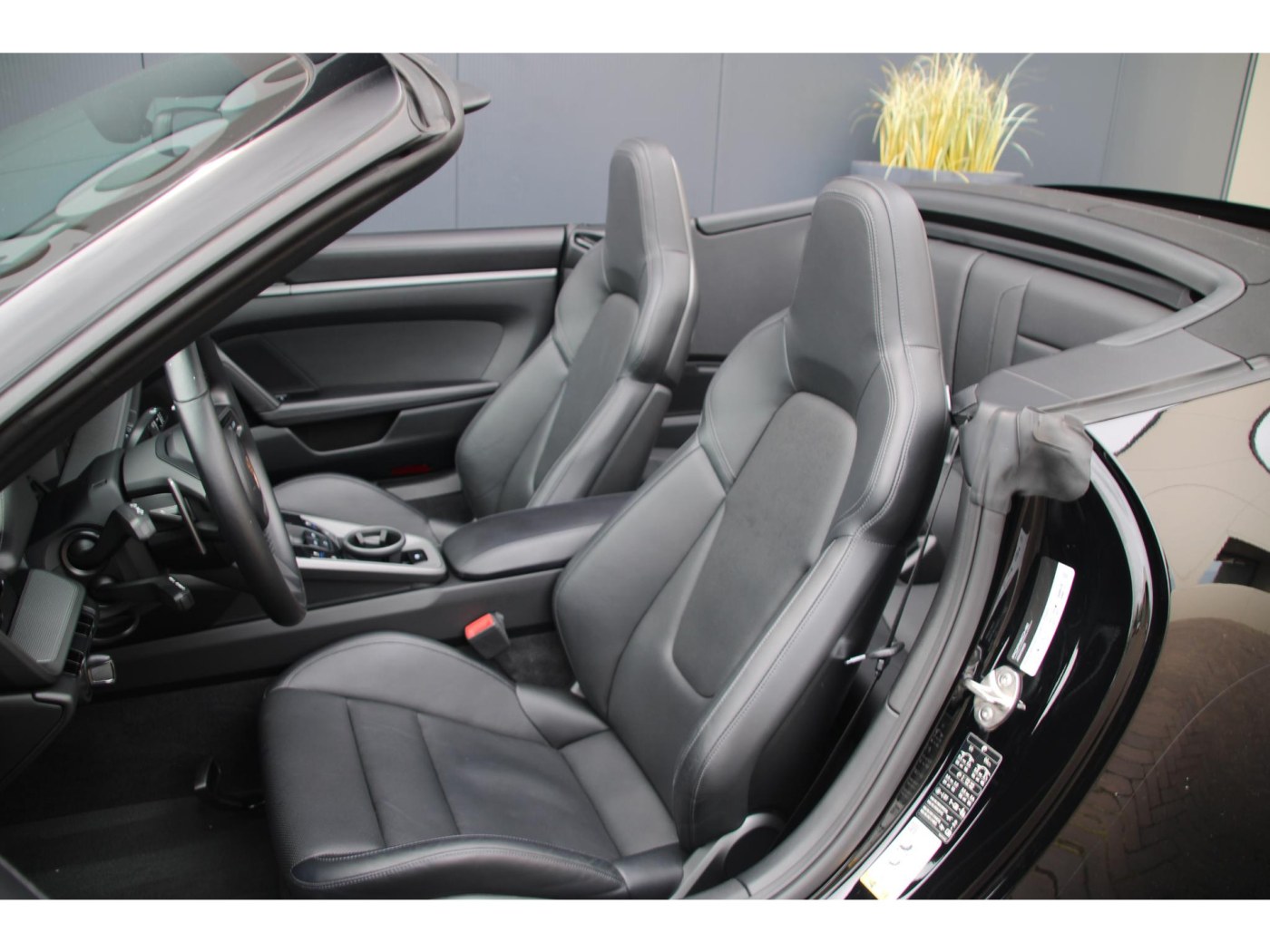 Porsche 911 Carrera S Cabrio (992) 450pk — foto 5 van 88