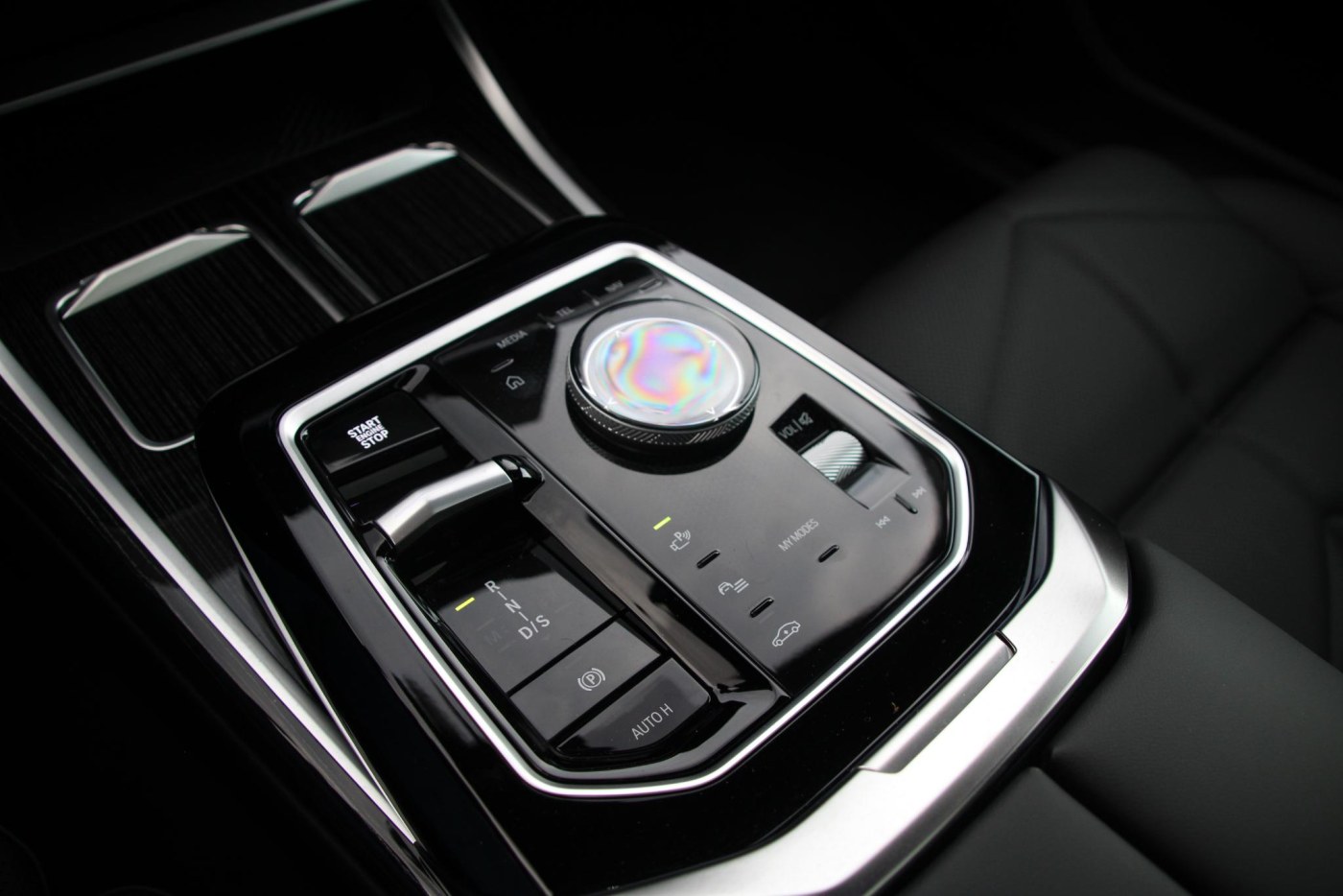 BMW 7-serie M760e xDrive M-Sport Pro — foto 17 van 34