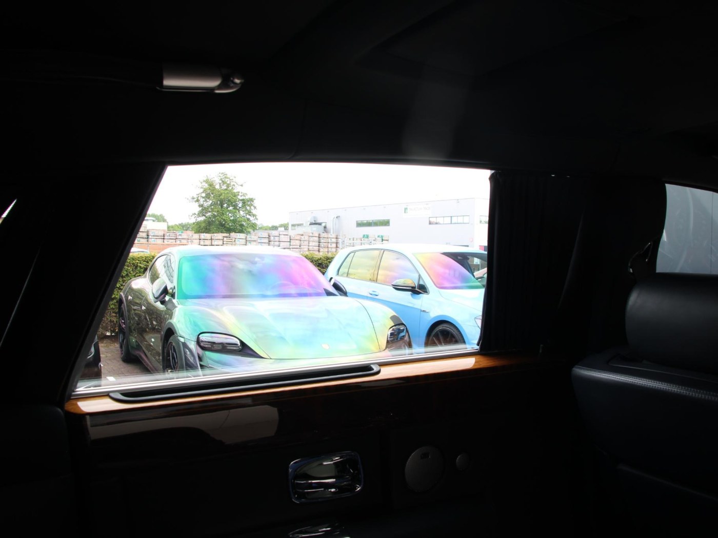 Rolls-Royce Phantom VII 6.75 EWB — foto 82 van 102