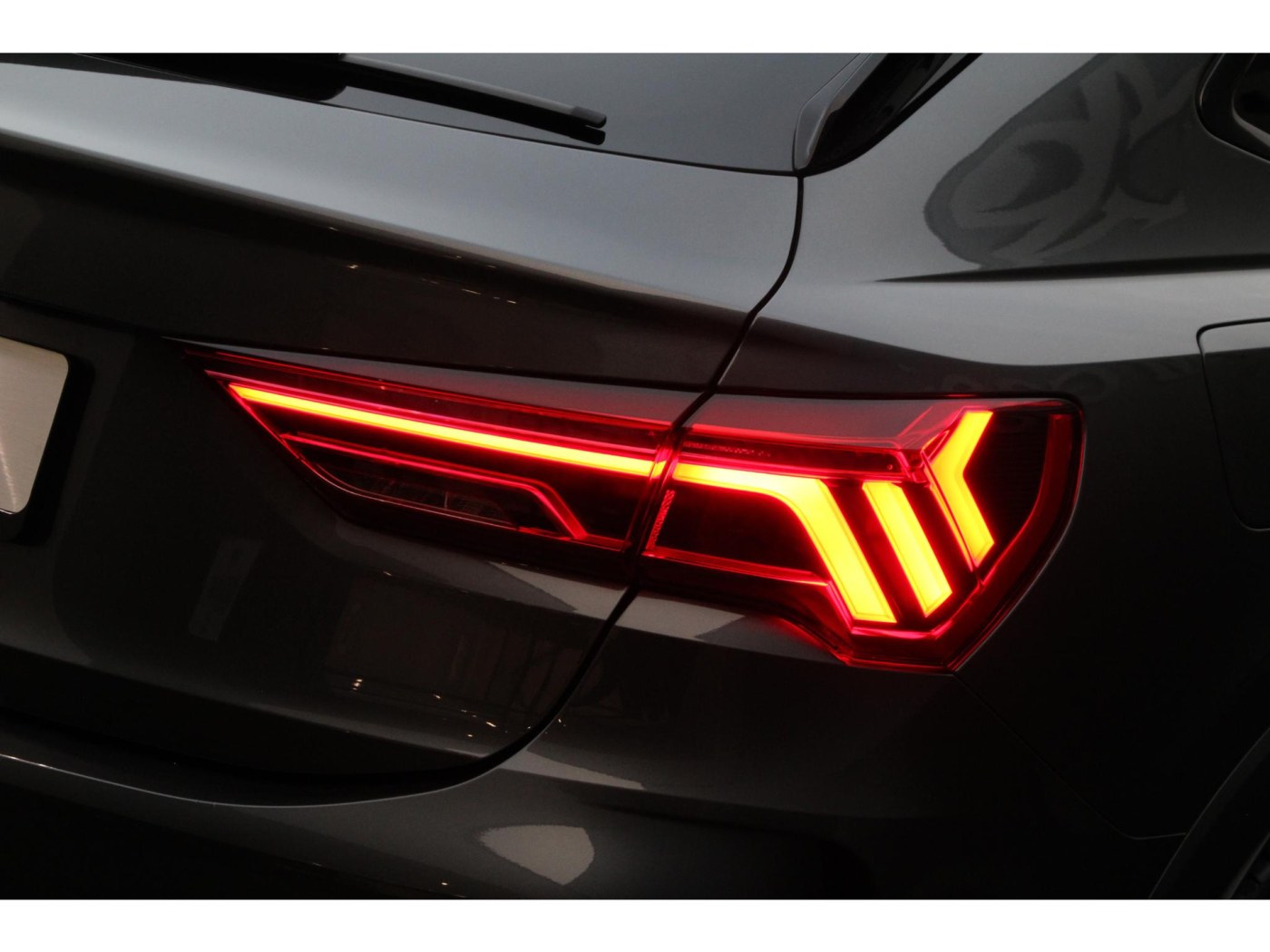 Audi Q3 Sportback TFSI RS | RS Stoelen | B&O | Sportuitlaat — foto 20 van 25