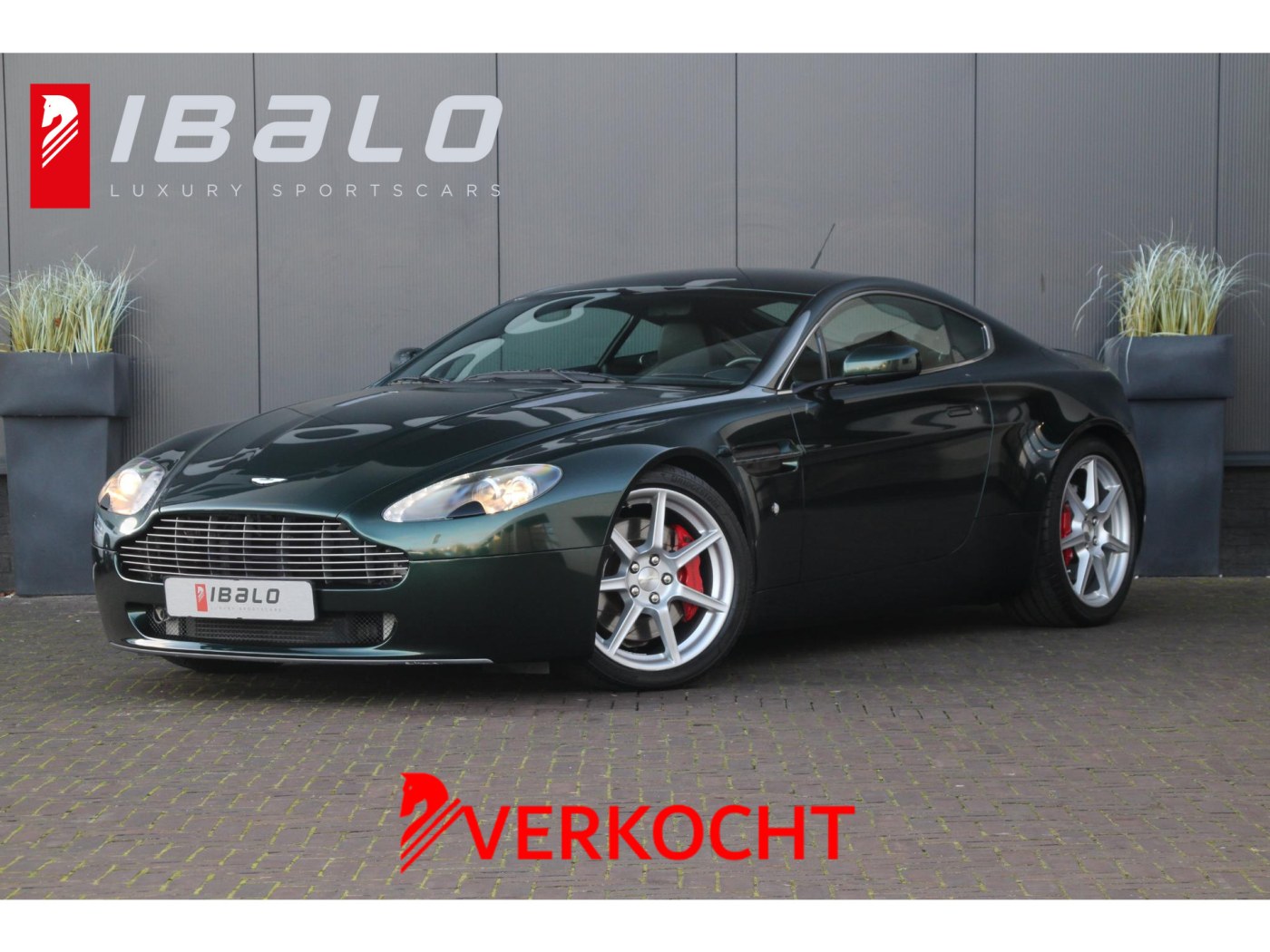 Aston Martin V8 Vantage | Handbak 6 | Green Black | BTW-auto | — foto 1 van 42