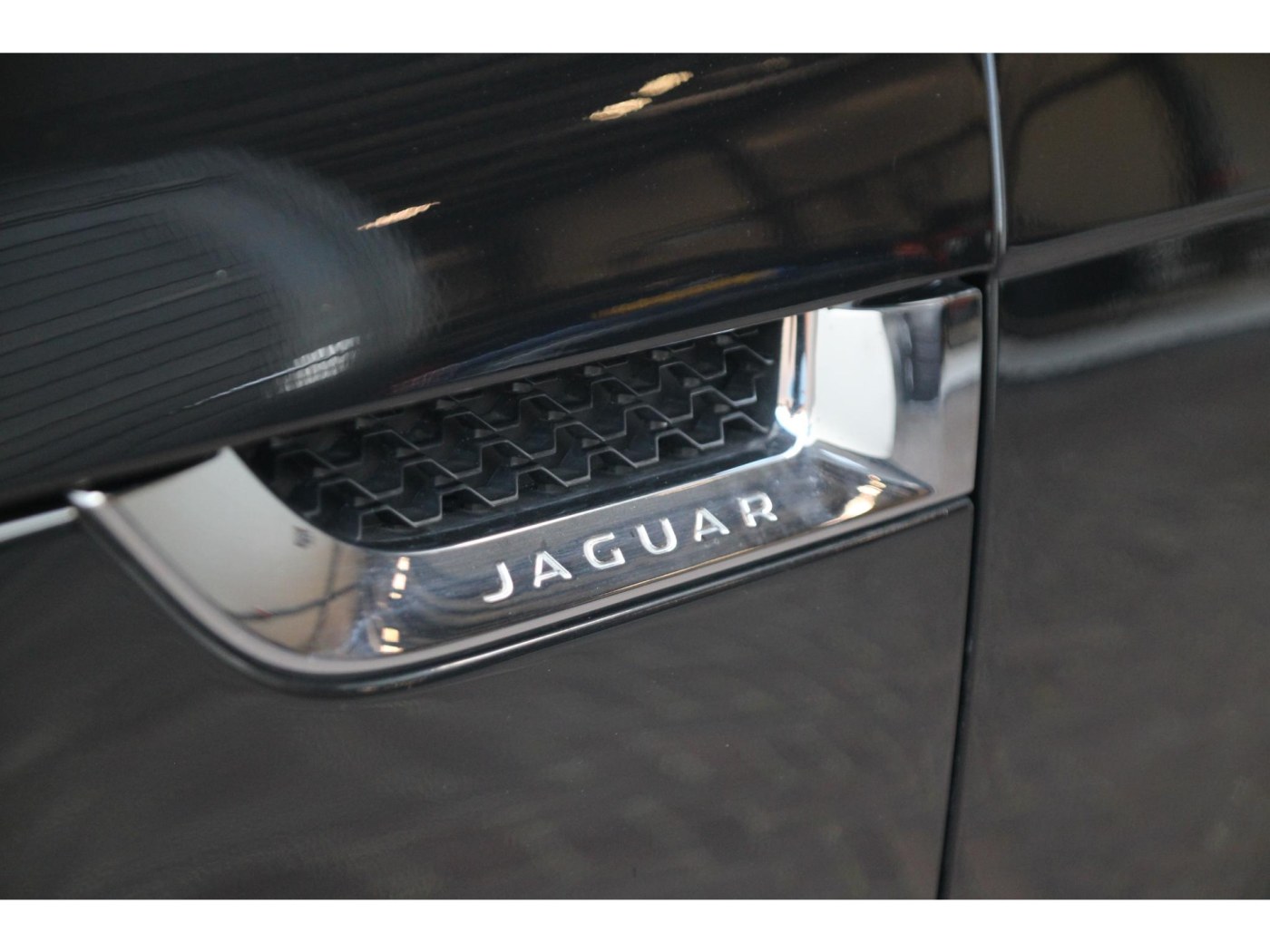 Jaguar F-Type P340 R-Dynamic | NL-auto | Drive pack | 20 inch | — foto 18 van 50