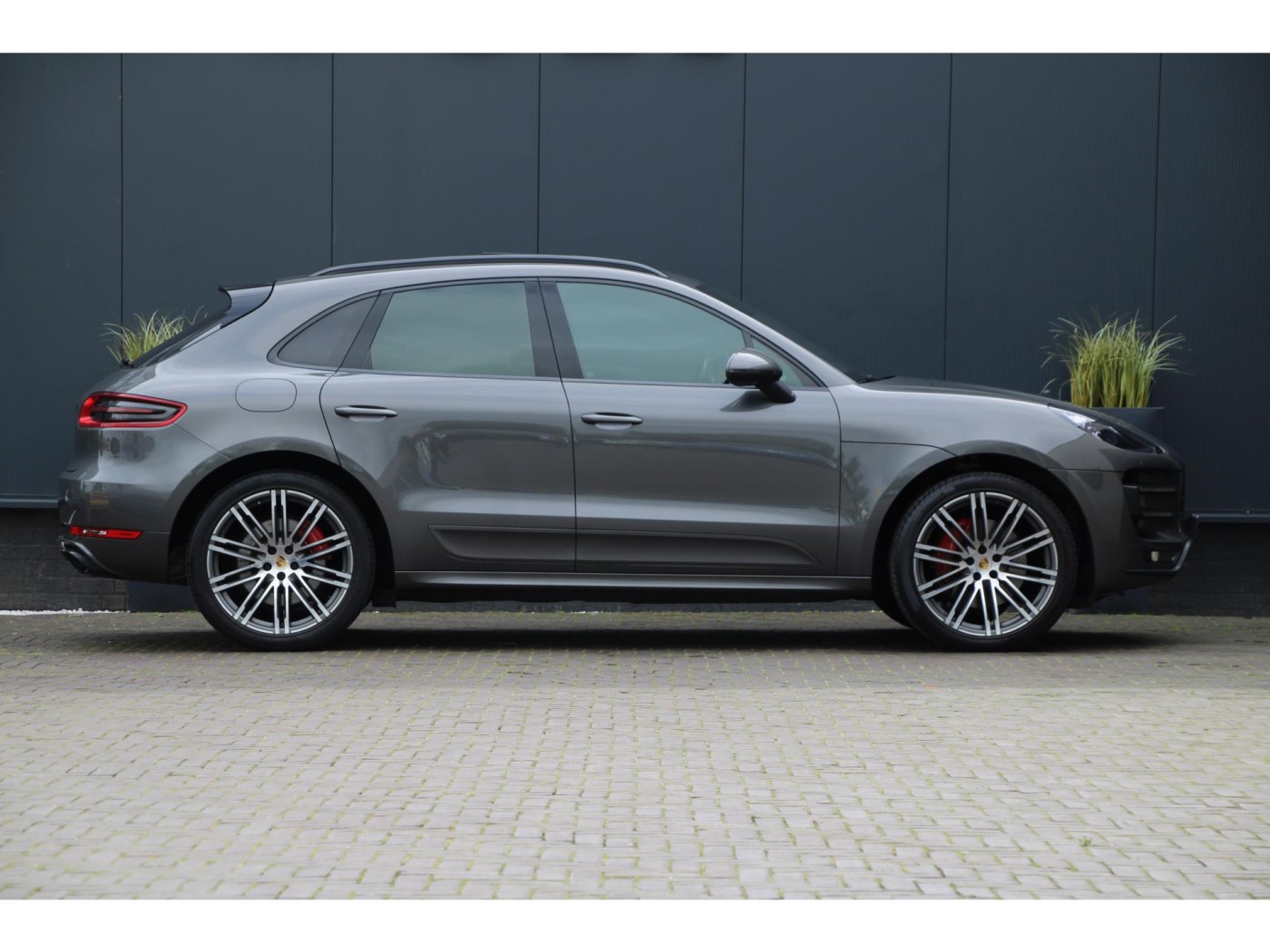 Porsche Macan 3.6 Turbo | 400pk | NL-auto | Trekhaak | ACC | — foto 22 van 41