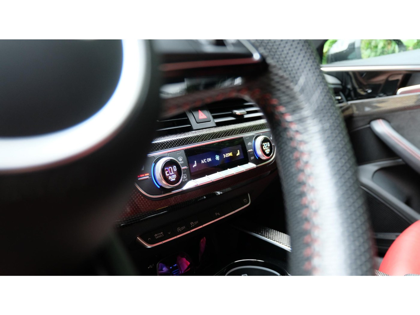 Audi A4 Avant 45 TFSI Quattro Edition One | 245pk | S Stoelen | Trekhaak | B&O | MHEV | — foto 24 van 33