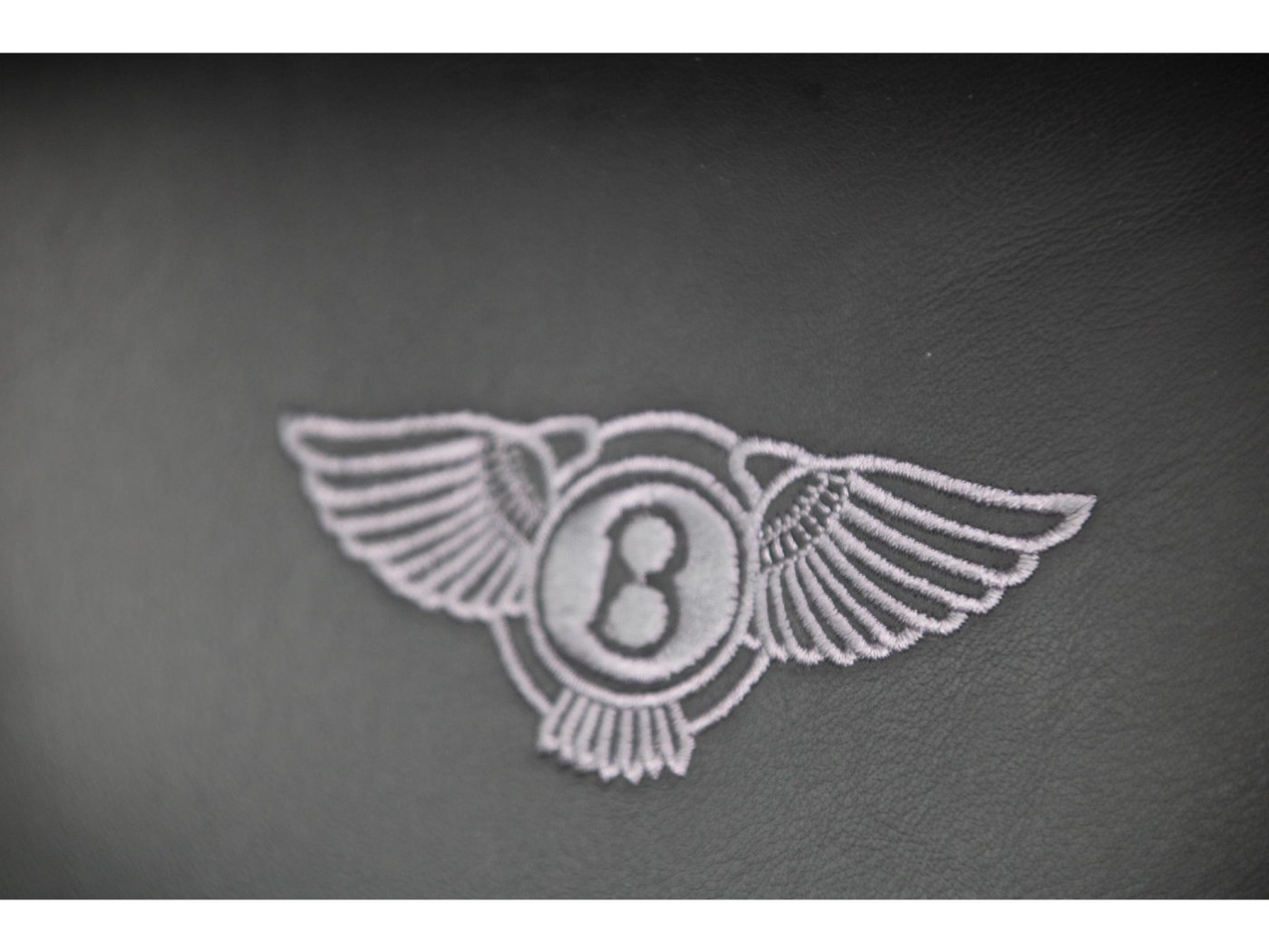Bentley Arnage T | 456pk | 825Nm | BTW auto | slechts 28.960km | Youngtimer | — foto 13 van 49
