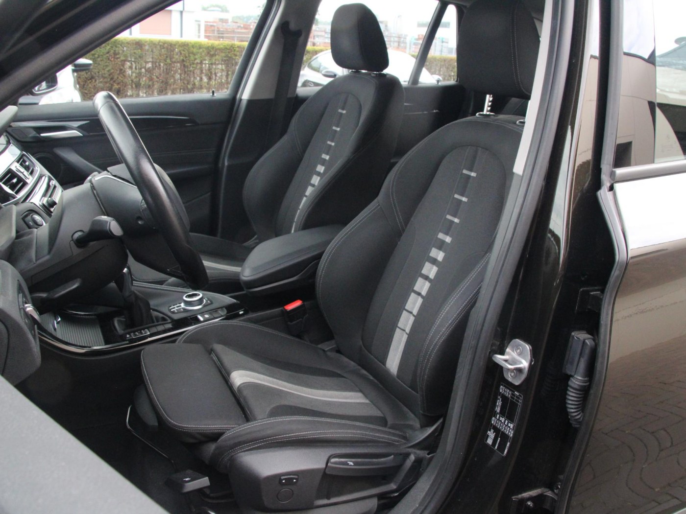 BMW X1 sDrive20i SportLine — foto 11 van 43