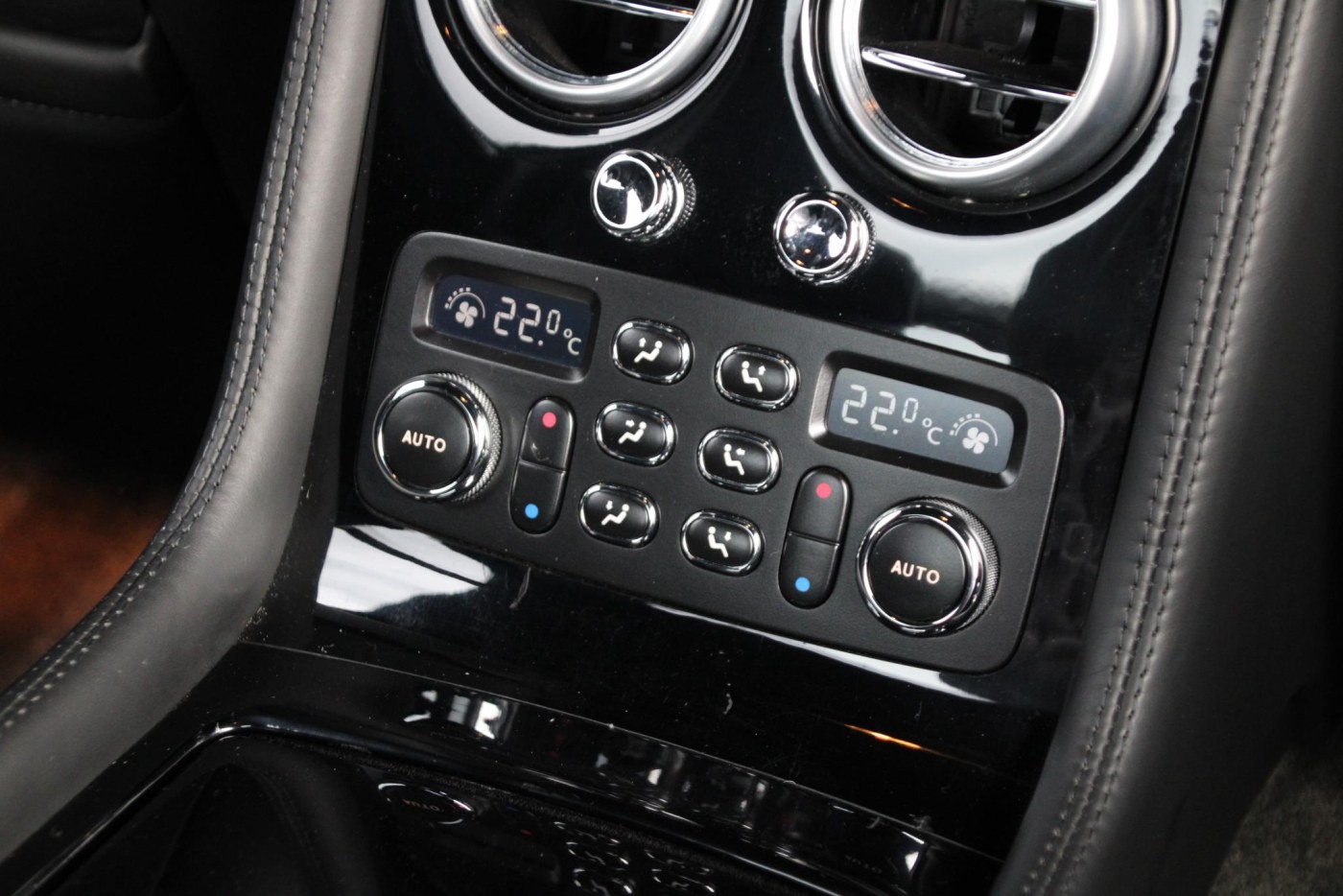 Bentley Continental Flying Spur W12 560pk — foto 10 van 44