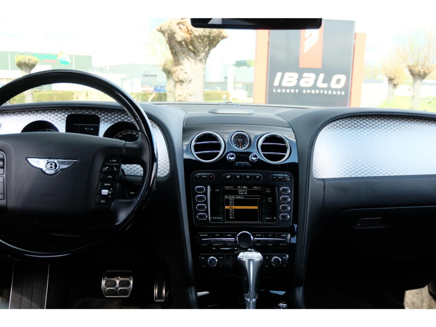 Bentley Continental Flying Spur W12 560pk — foto 24 van 44