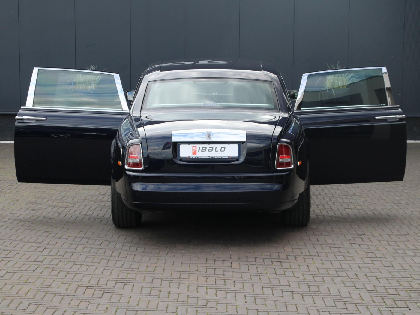 Rolls-Royce Phantom VII 6.75 EWB — foto 8 van 102