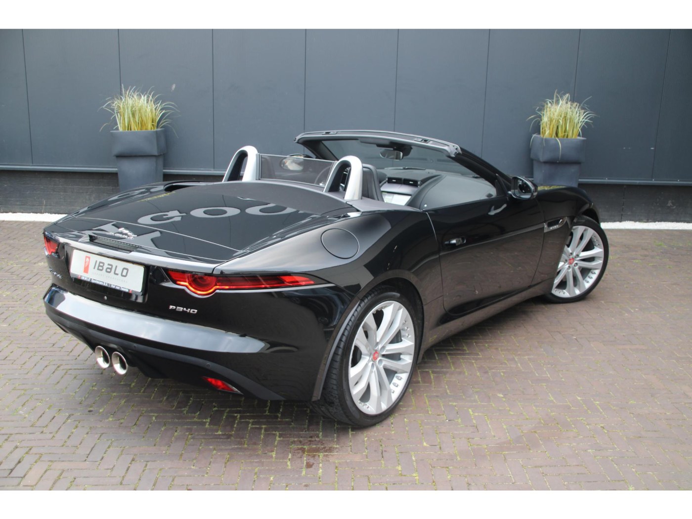 Jaguar F-Type P340 R-Dynamic | NL-auto | Drive pack | 20 inch | — foto 35 van 50