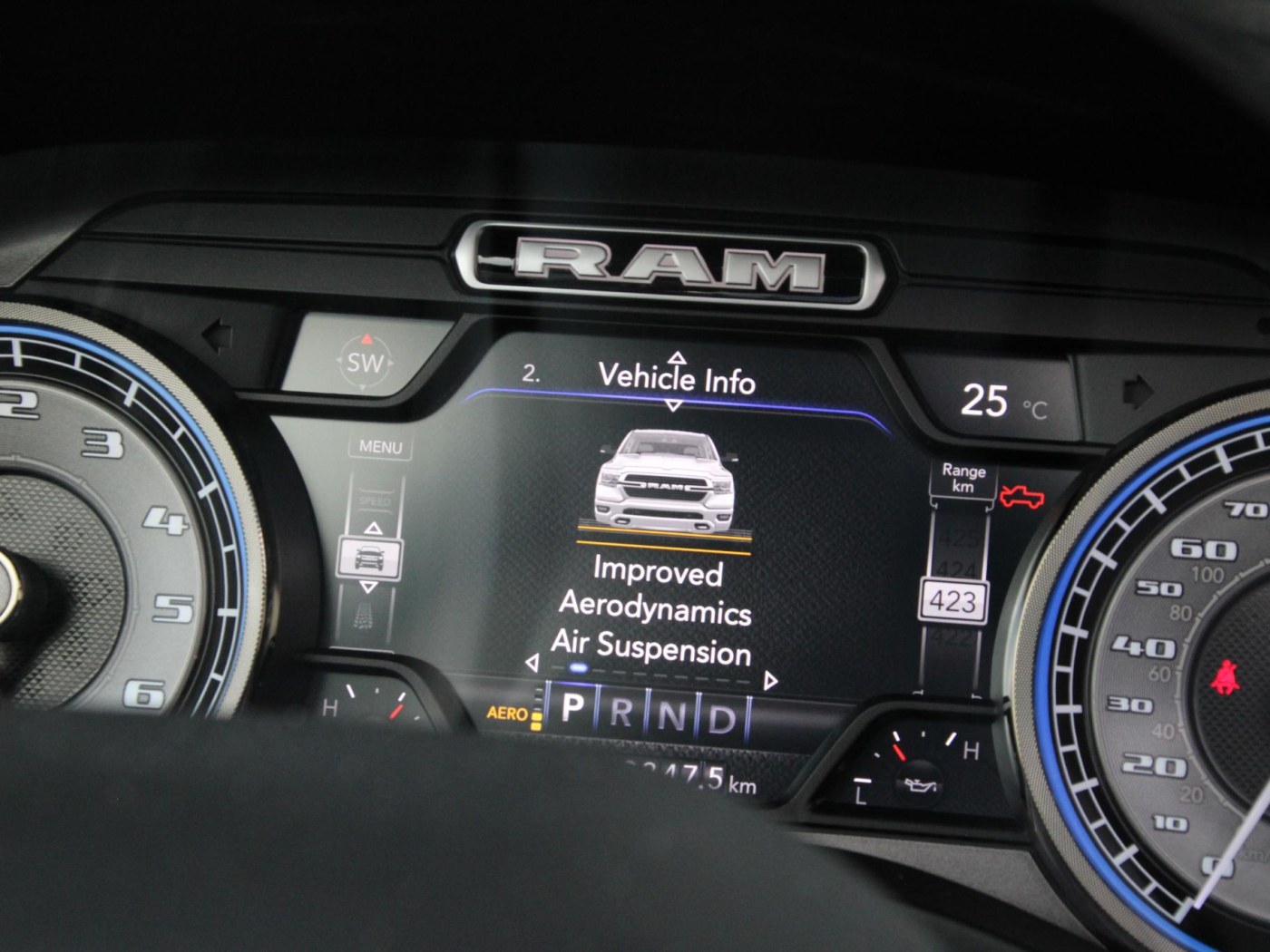 Dodge Ram 1500 5.7 V8 Crew Cab Limited Night Edition — foto 58 van 78