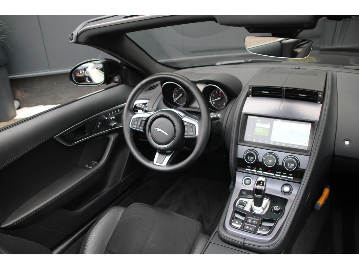 Jaguar F-Type P340 R-Dynamic | NL-auto | Drive pack | 20 inch | — foto 3 van 50
