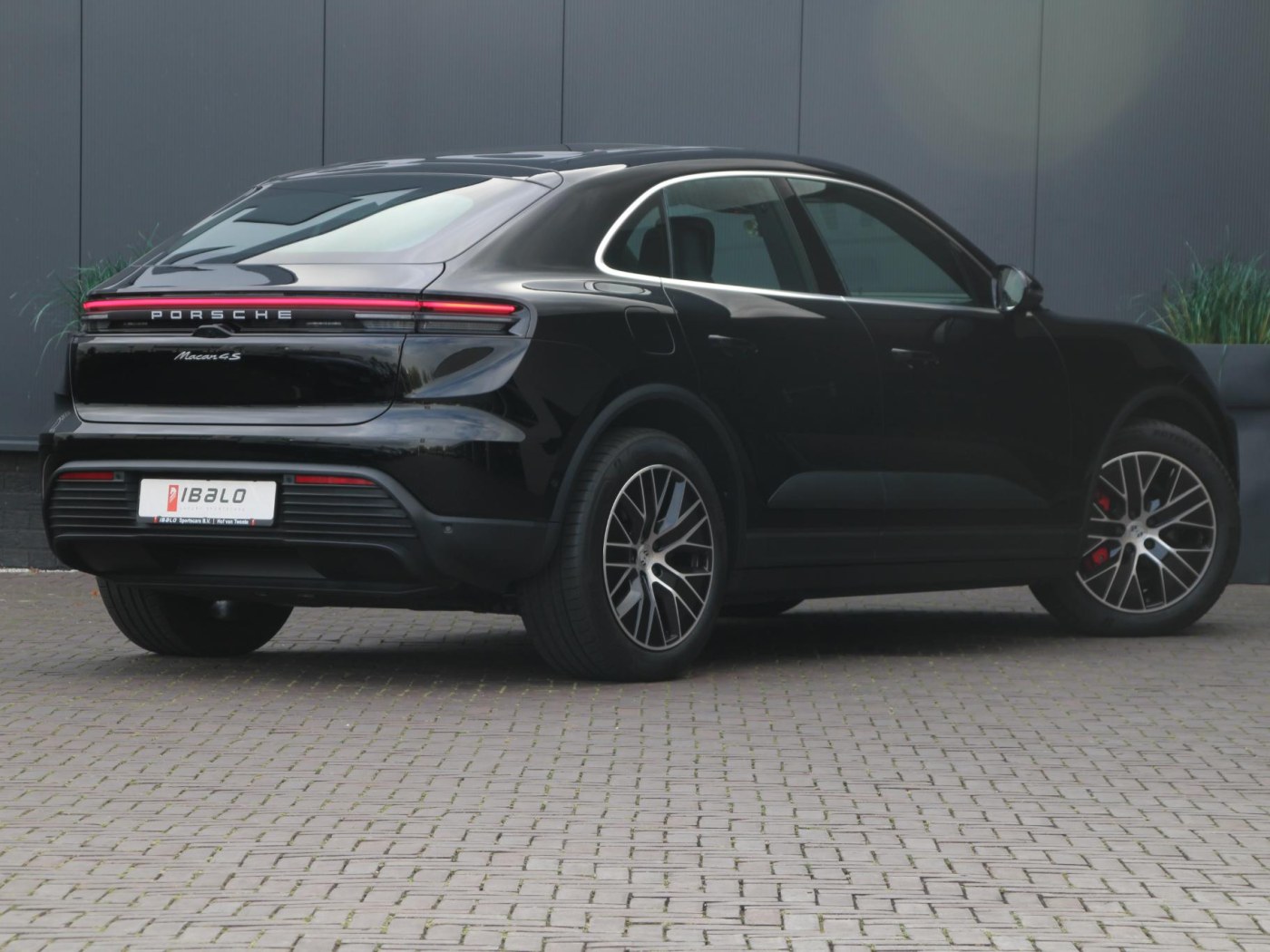 Porsche Macan 4 S 100 kWh — foto 2 van 50