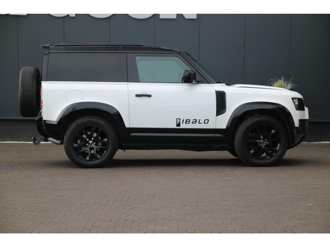 Land Rover Defender 90 D250 | Grijs Kenteken | BPM Vrij | — foto 5 van 13