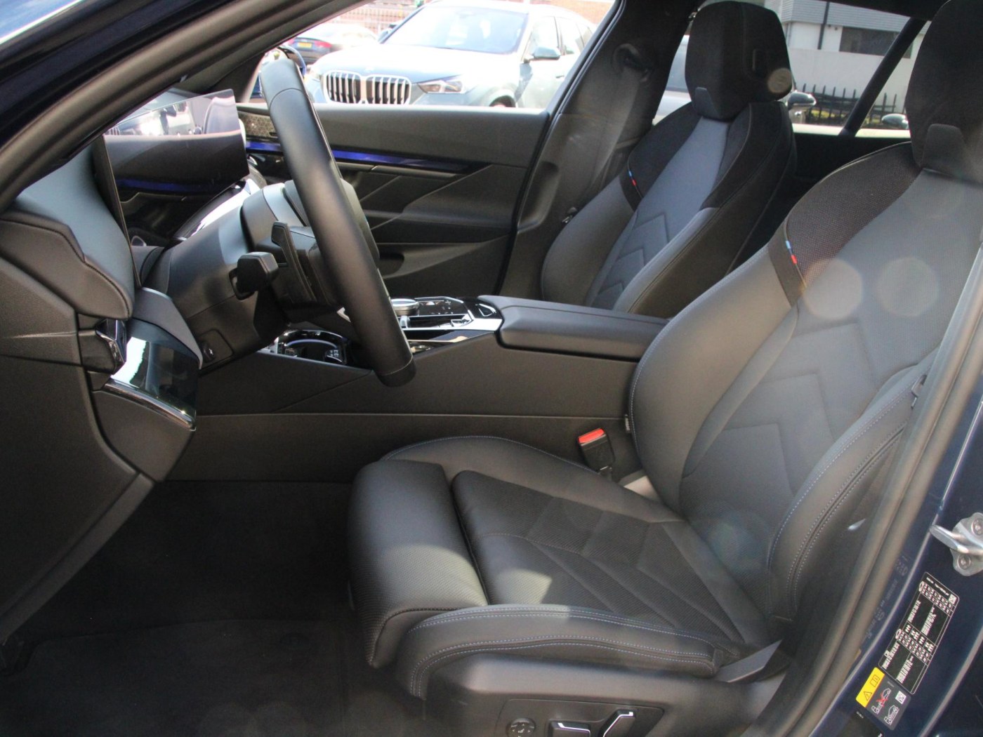BMW 5-serie Touring 550e xDrive — foto 3 van 53