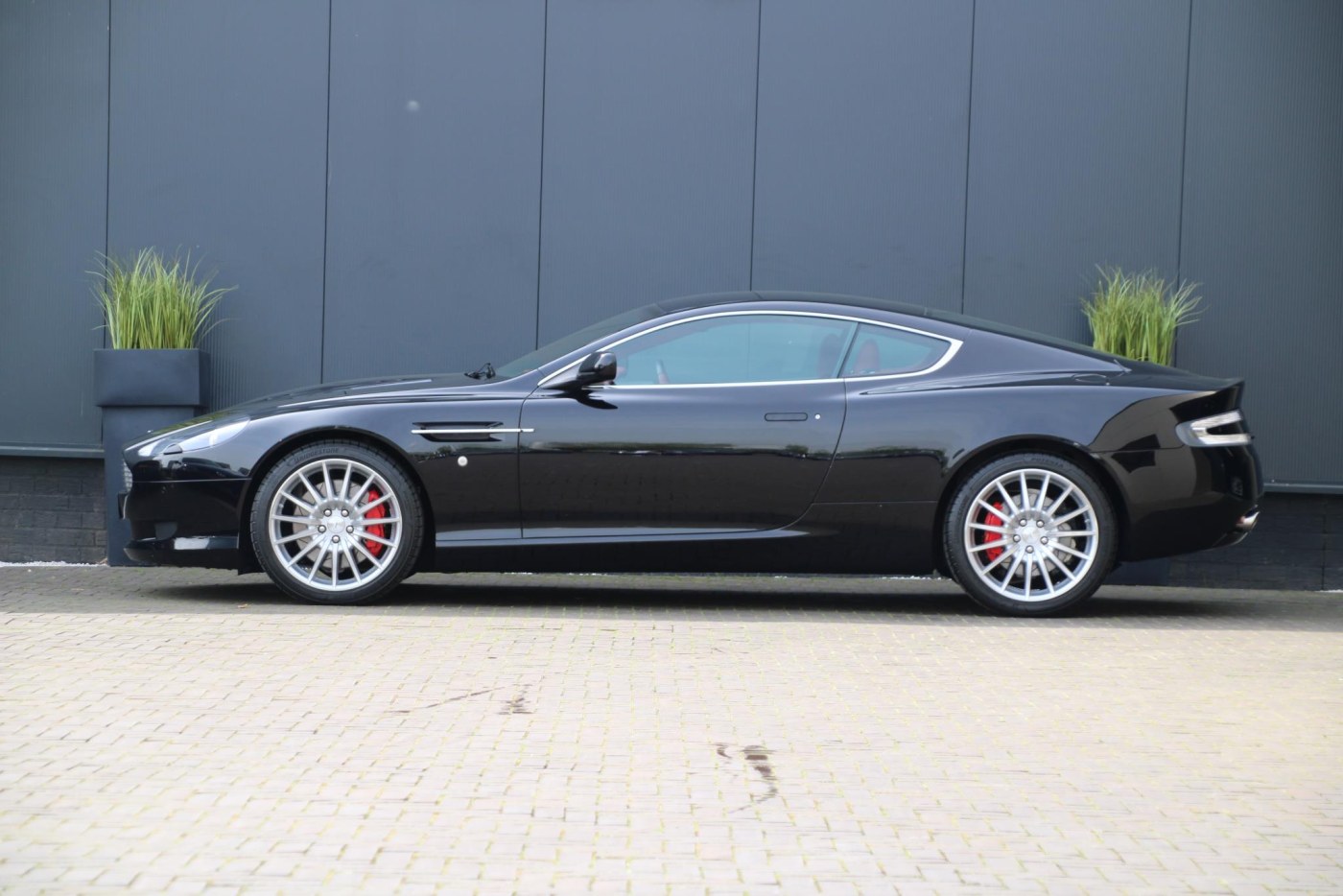 Aston Martin DB9 V12 Touchtronic — foto 9 van 39