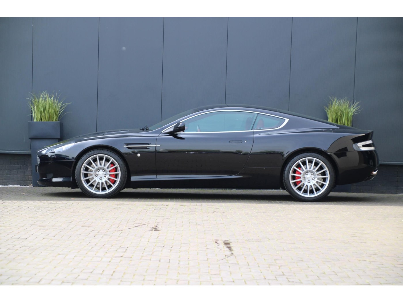 Aston Martin DB9 V12 Touchtronic — foto 9 van 39