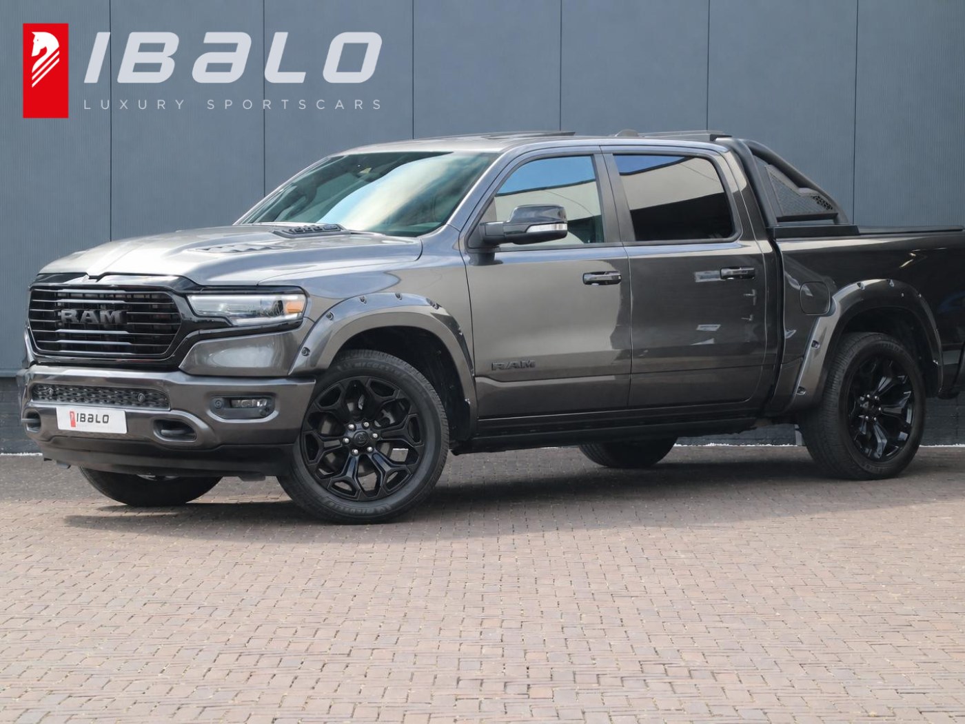 Dodge Ram 1500 5.7 V8 Crew Cab Limited Night Edition — foto 1 van 78