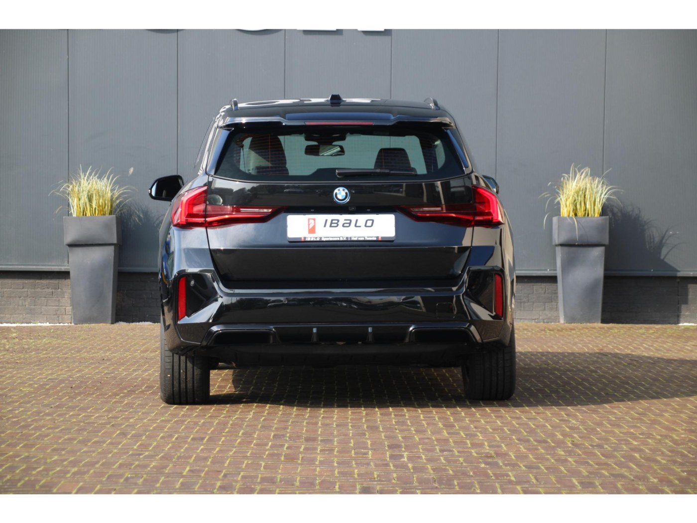 BMW iX1 xDrive30 M-Sport | Trekhaak 1.200kg | stoelverwarming | — foto 11 van 35