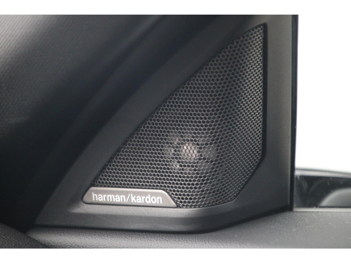 BMW 2-serie Coupé 220i | M-Sport Pro | Schuifdak | Harman/Kardon | — foto 8 van 32