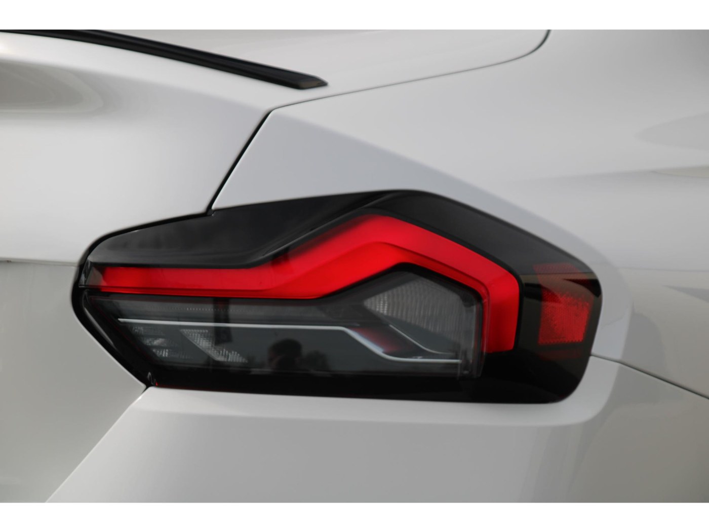 BMW 2-serie Coupé 220i | M-Sport Pro | Schuifdak | Harman/Kardon | — foto 7 van 32