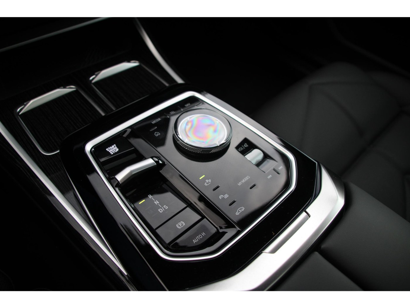 BMW 7-serie M760e xDrive M-Sport Pro — foto 17 van 34